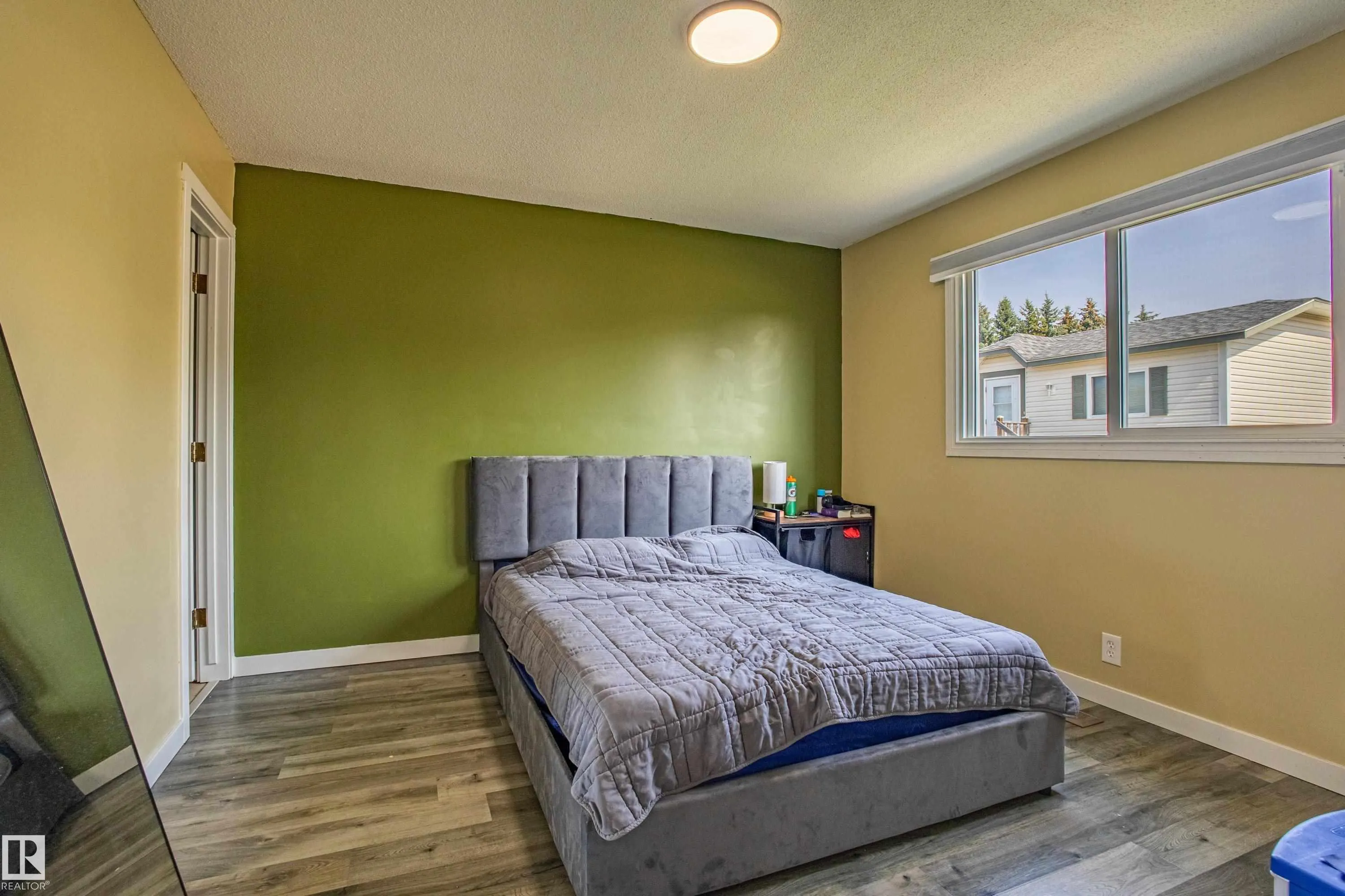 5453 EASTVIEW Crescent