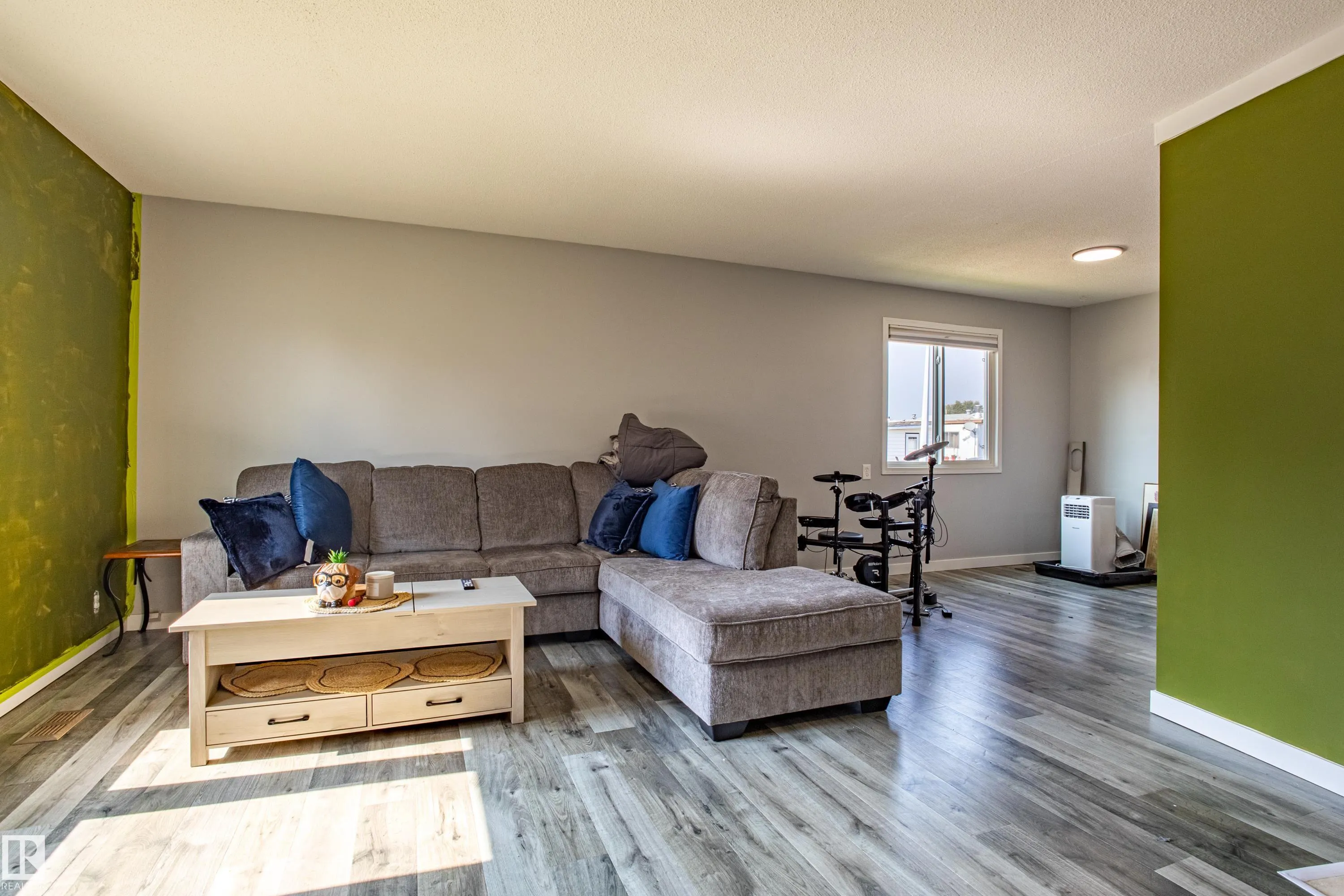 5453 EASTVIEW Crescent