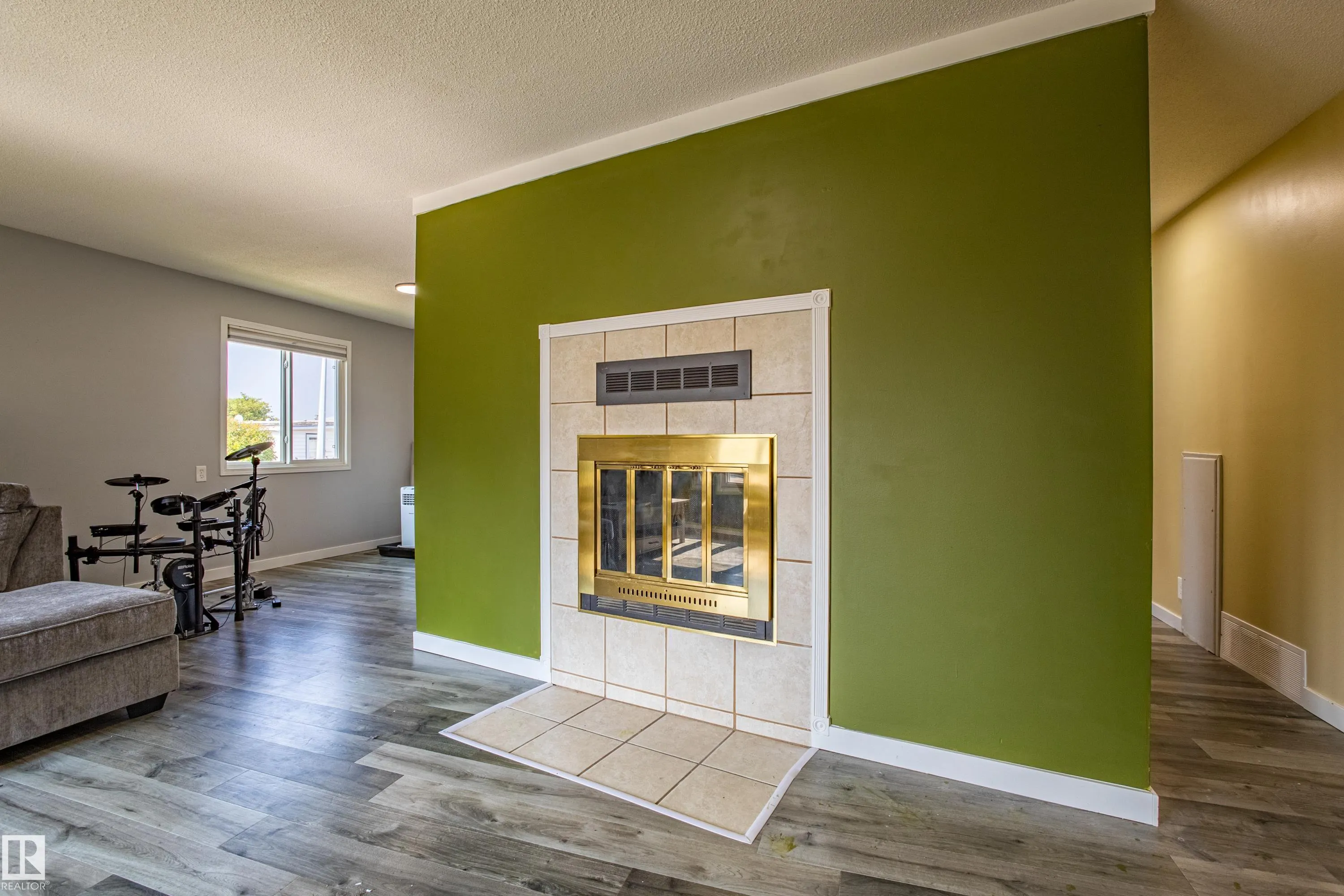 5453 EASTVIEW Crescent