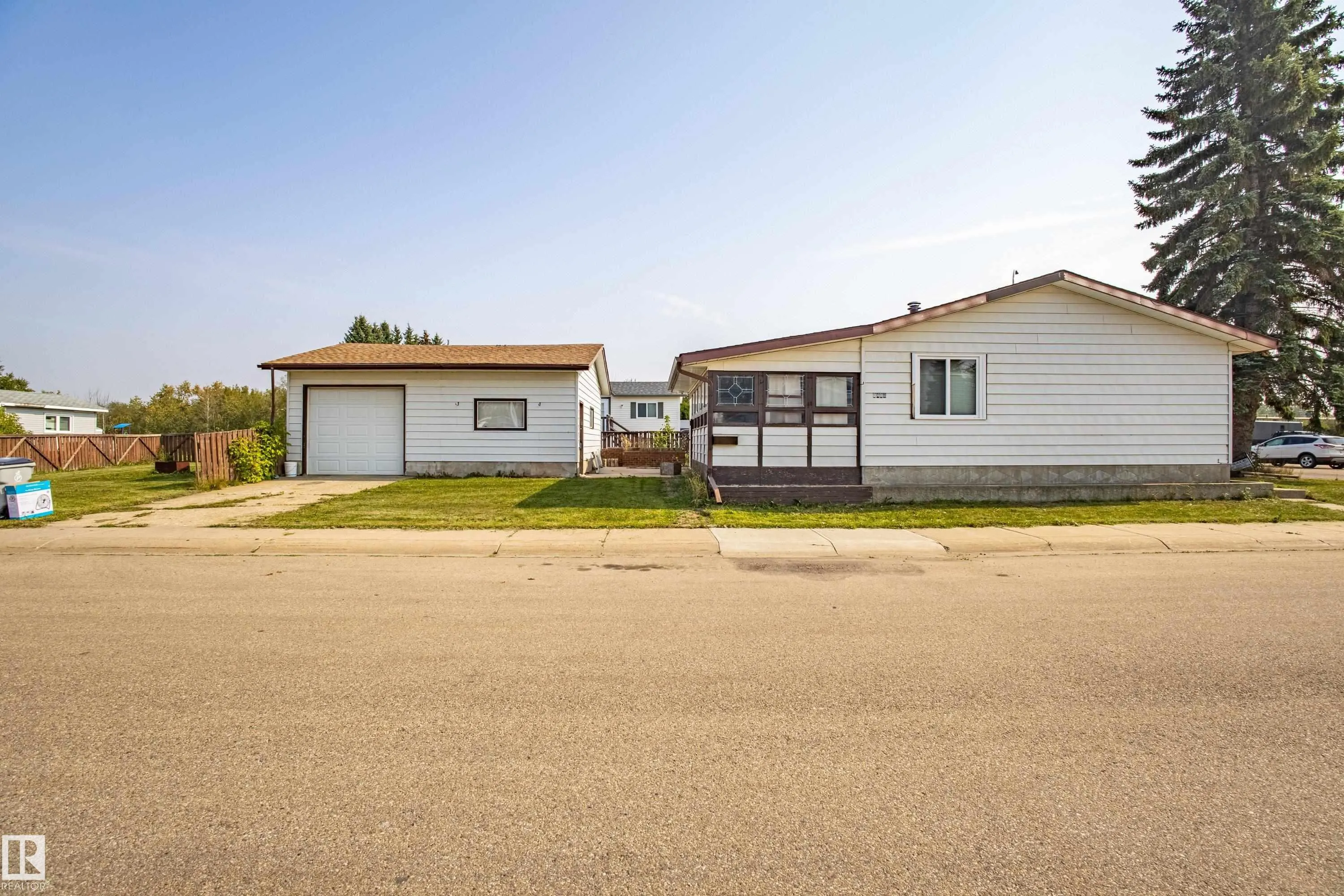 5453 EASTVIEW Crescent