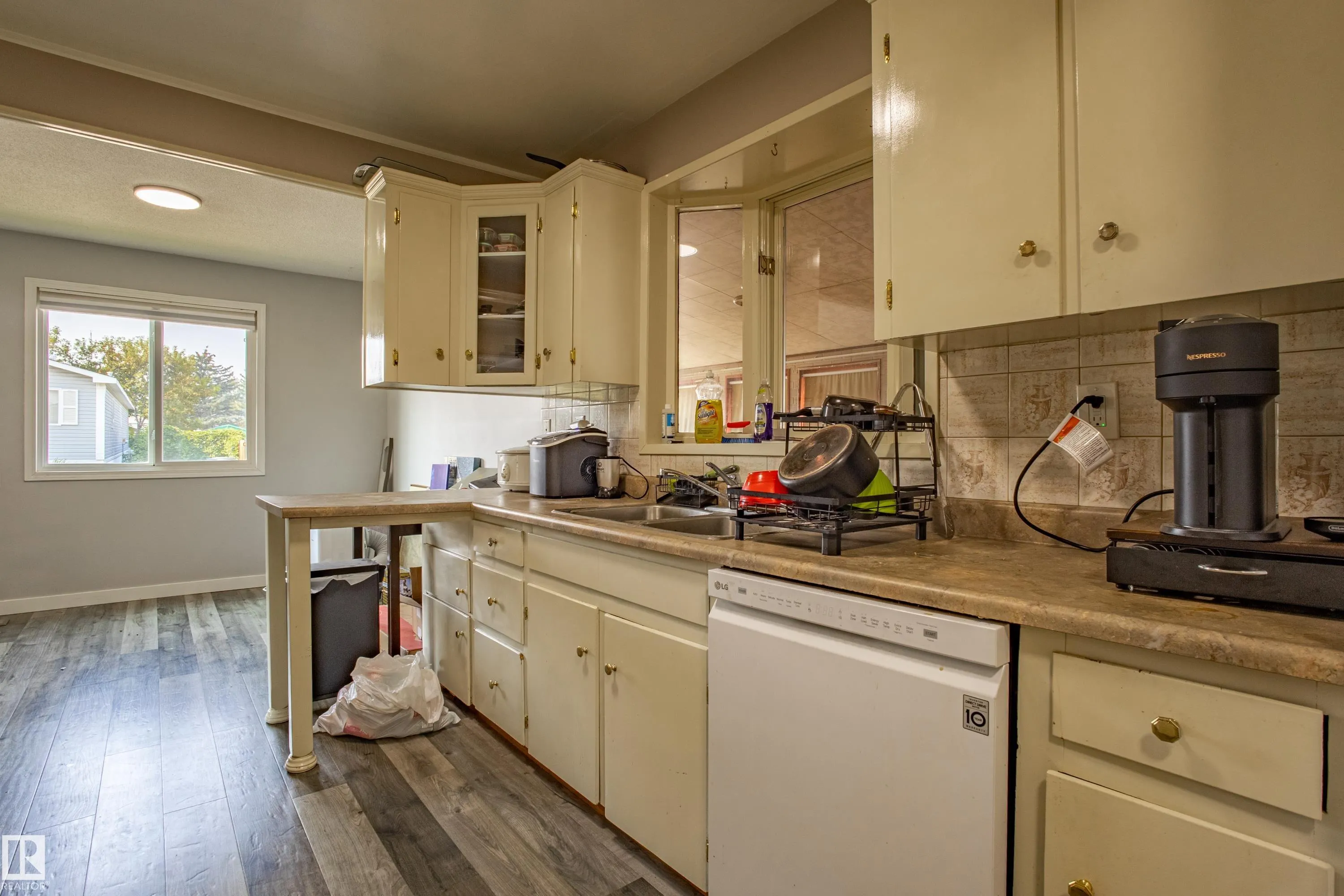 5453 EASTVIEW Crescent