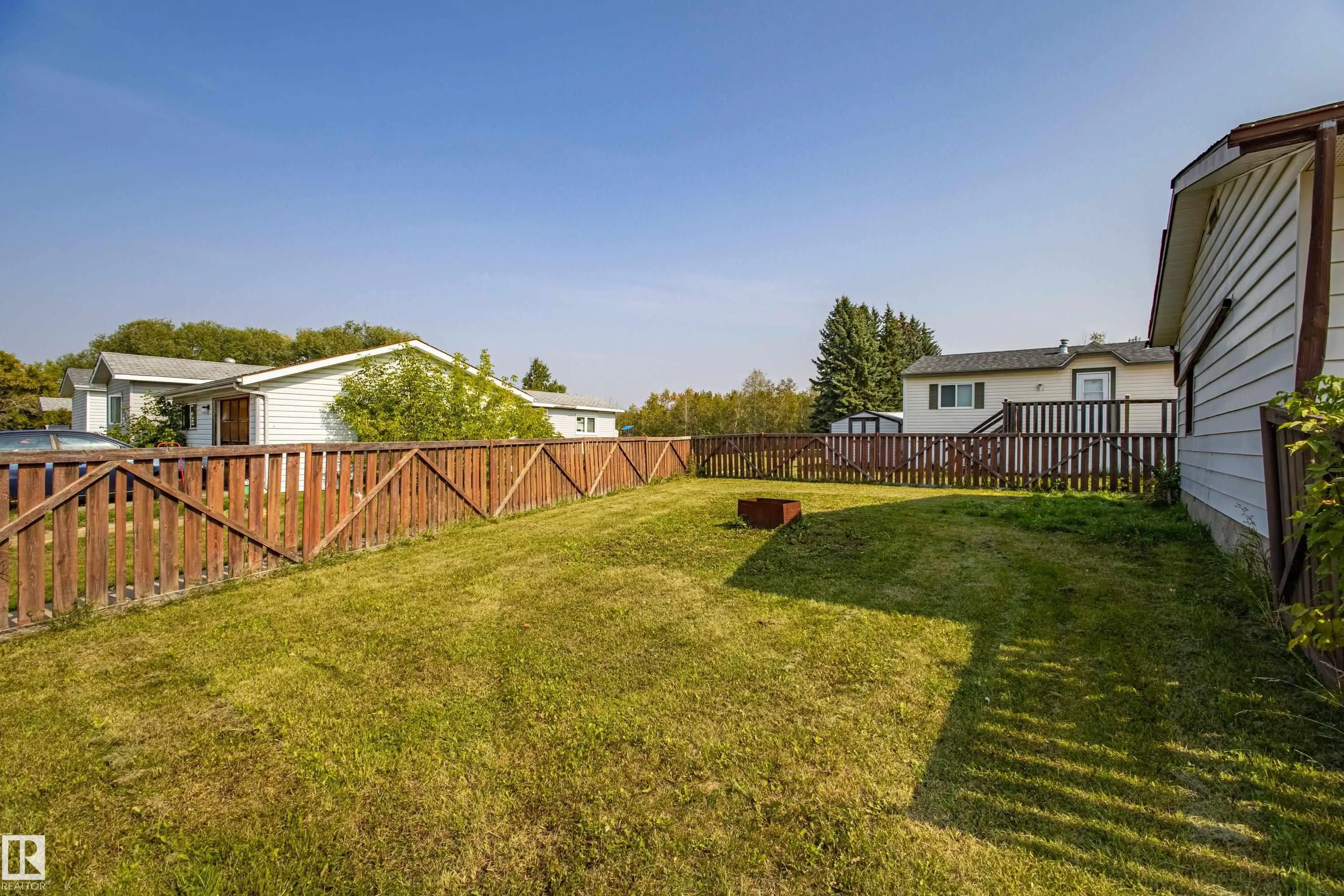 5453 EASTVIEW Crescent