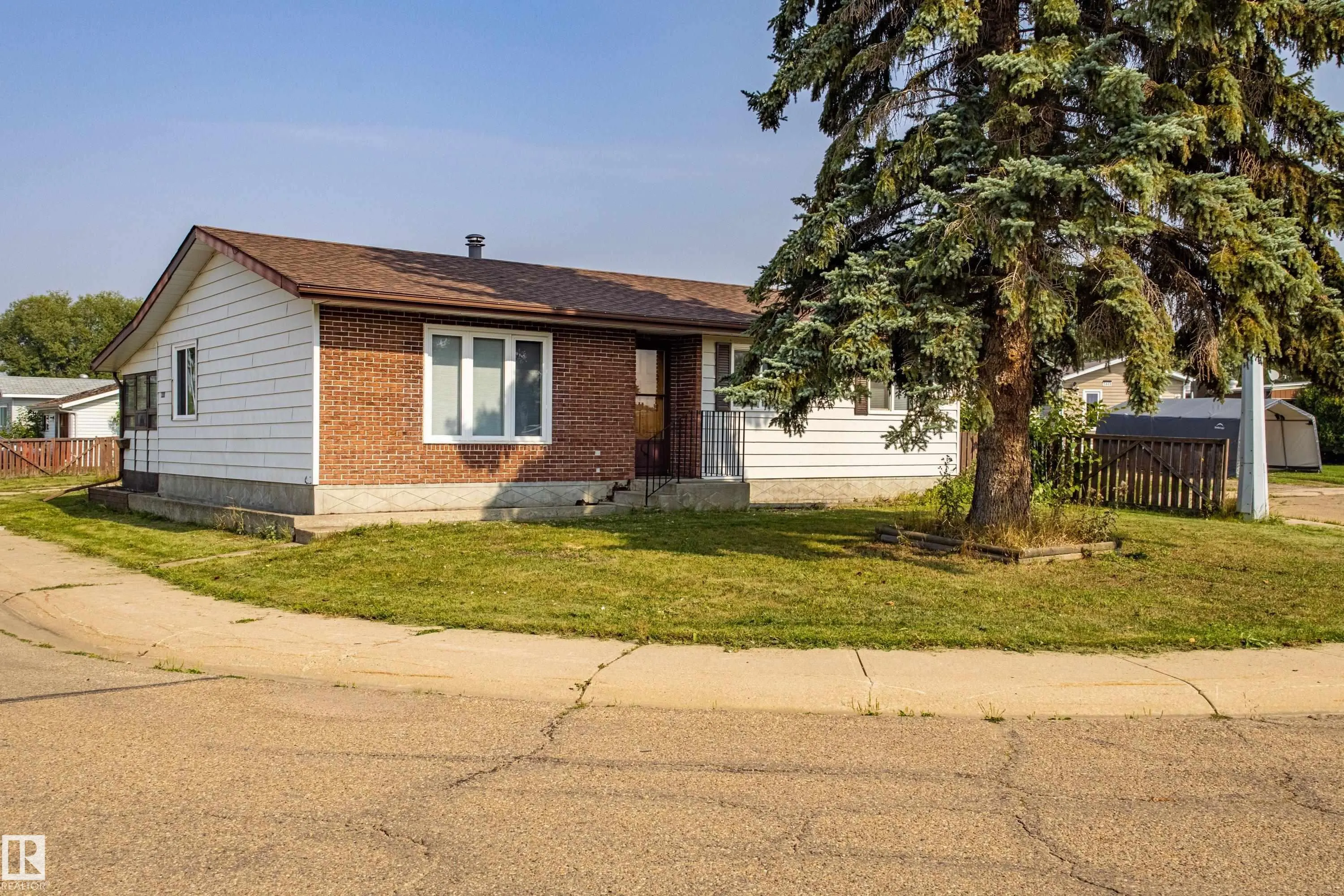 5453 EASTVIEW Crescent