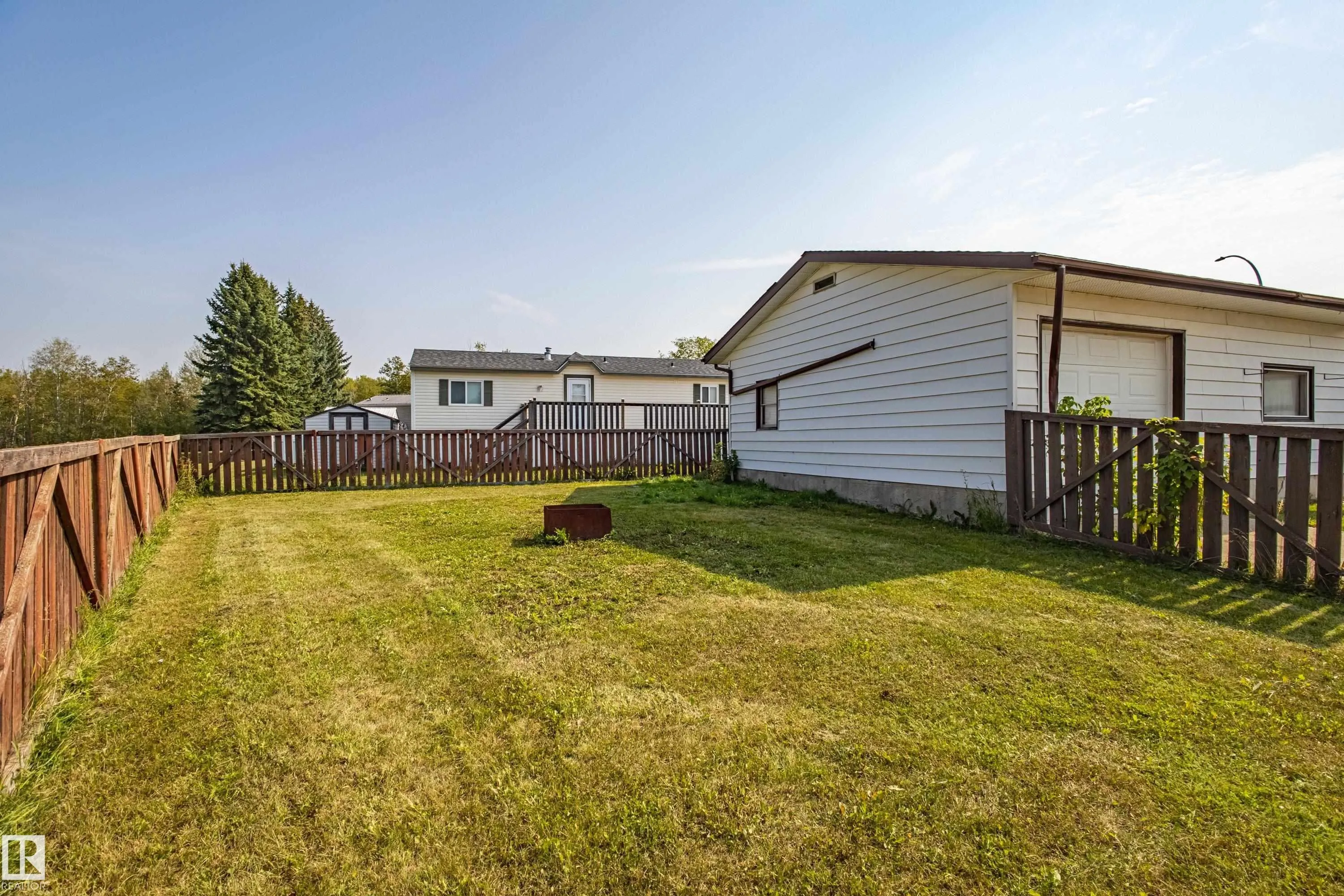 5453 EASTVIEW Crescent
