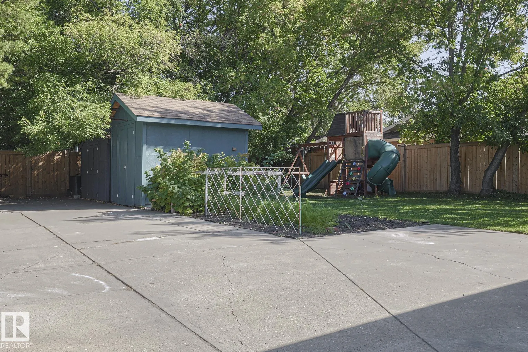 3135 74 Street