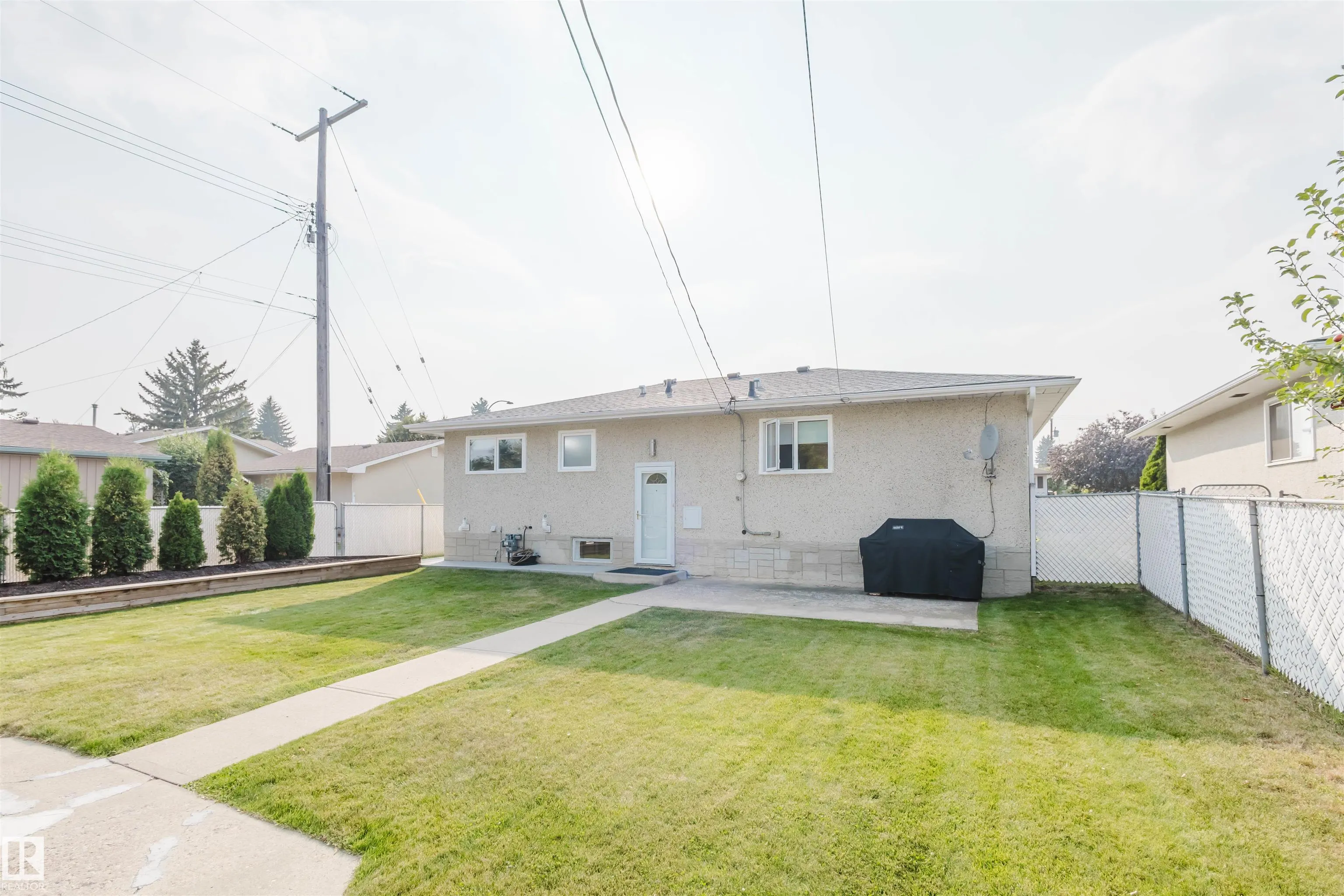 8607 73 Street