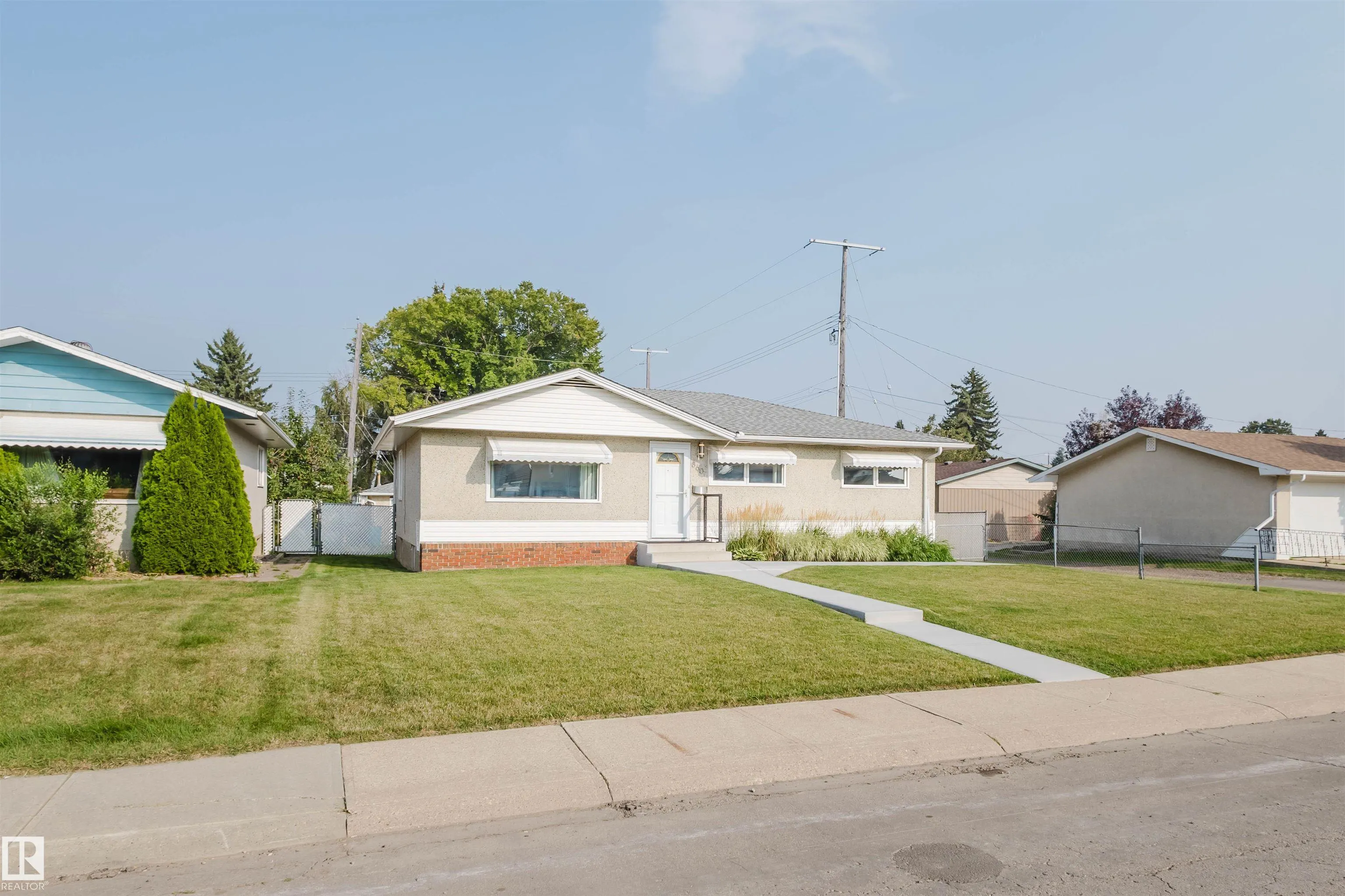 8607 73 Street