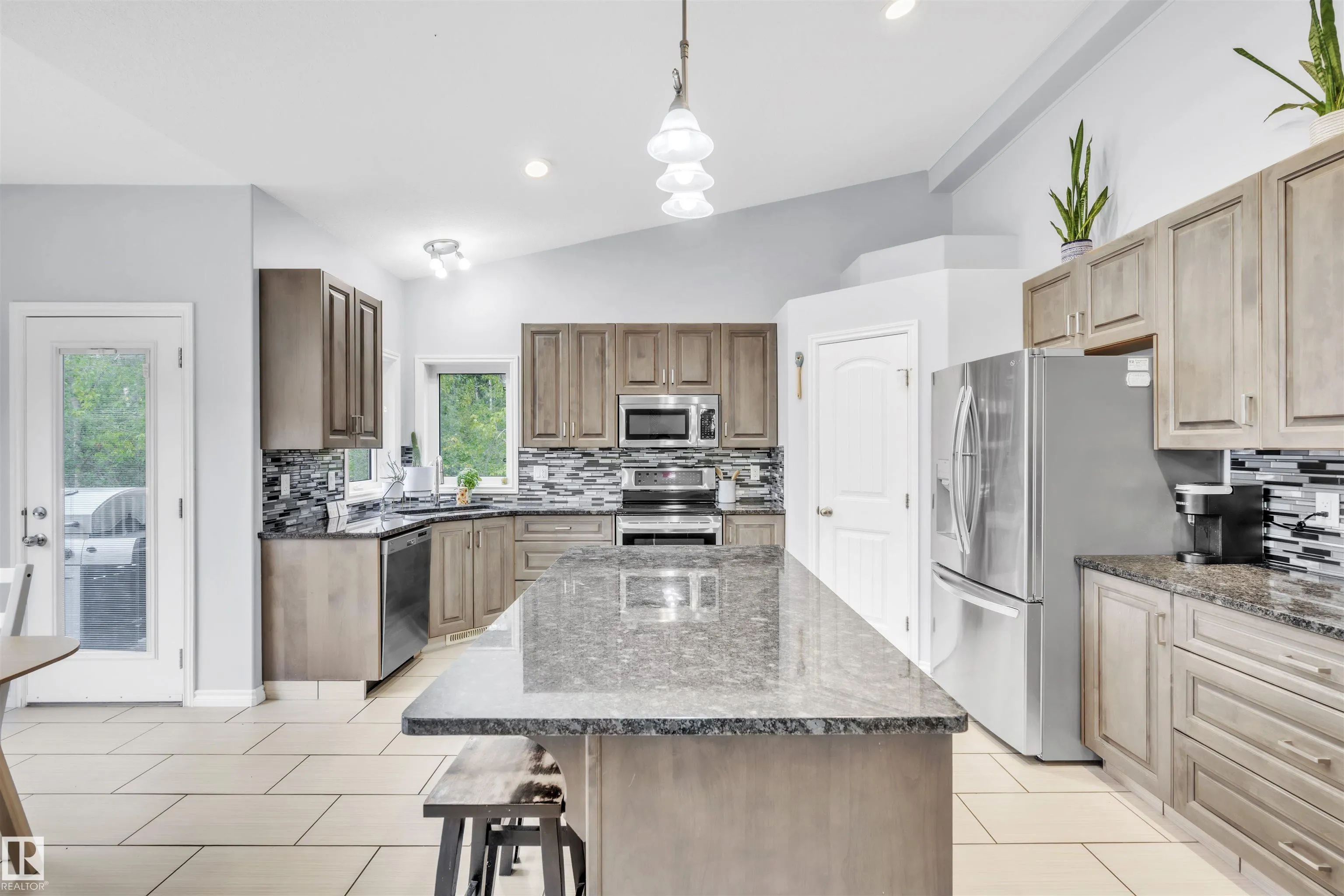 102 62212 Range Road 412