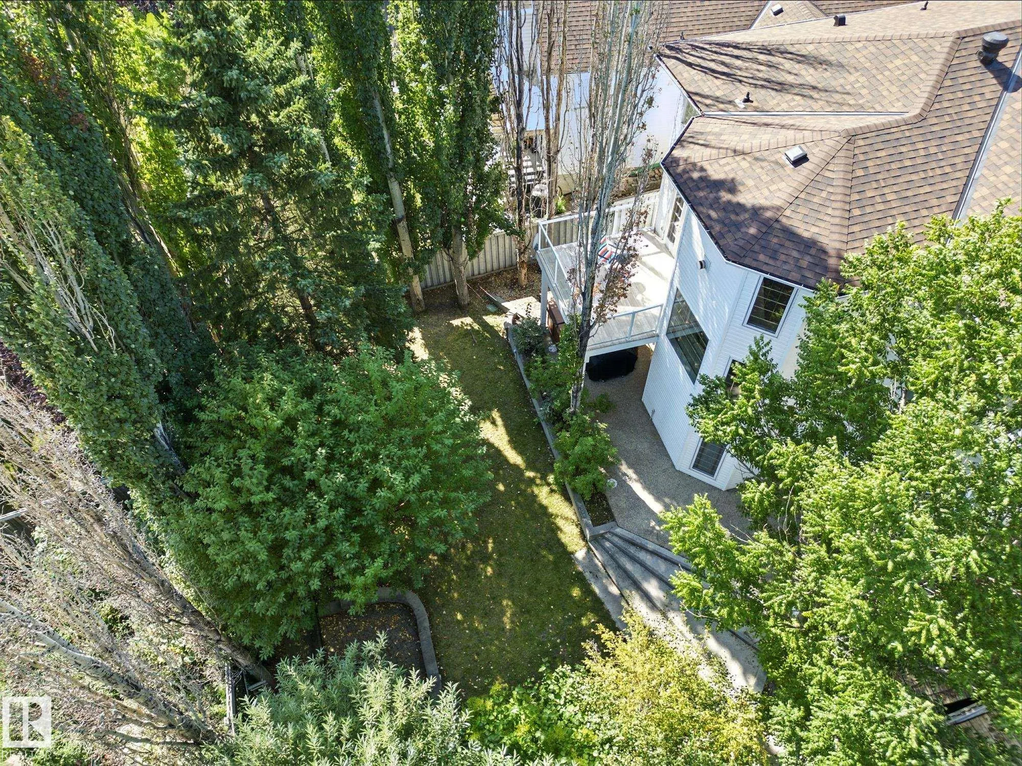 29 OAKDALE Place