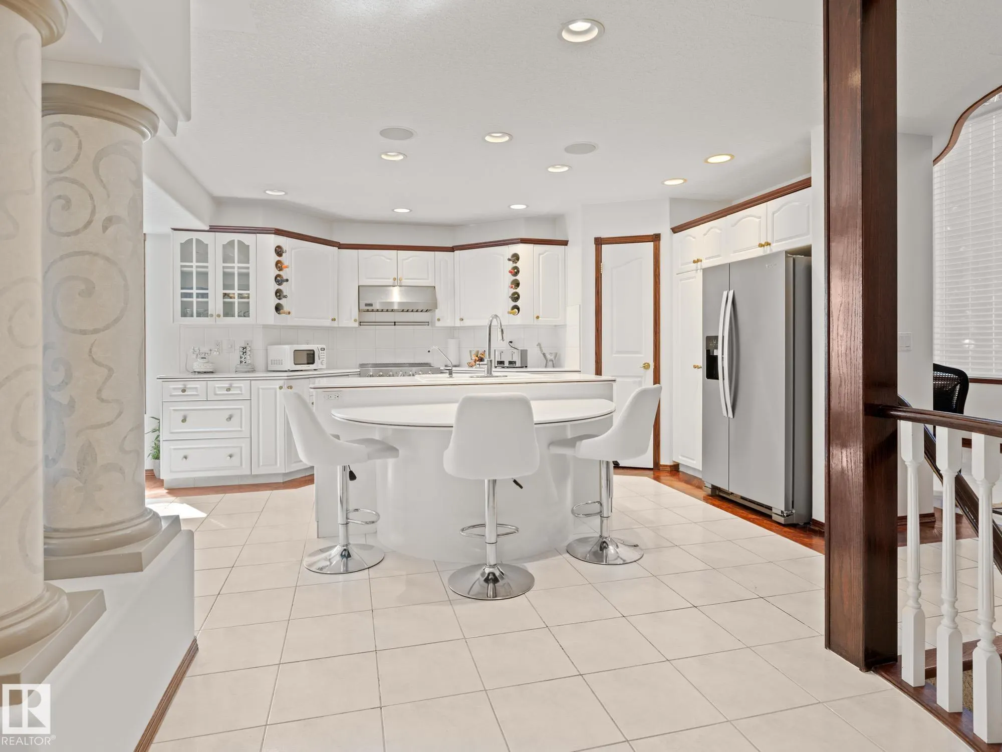 29 OAKDALE Place