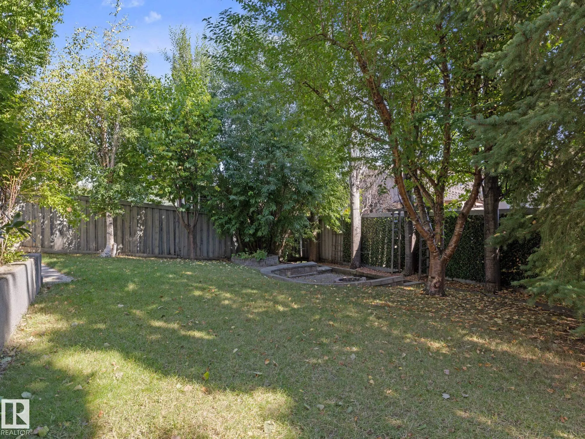 29 OAKDALE Place