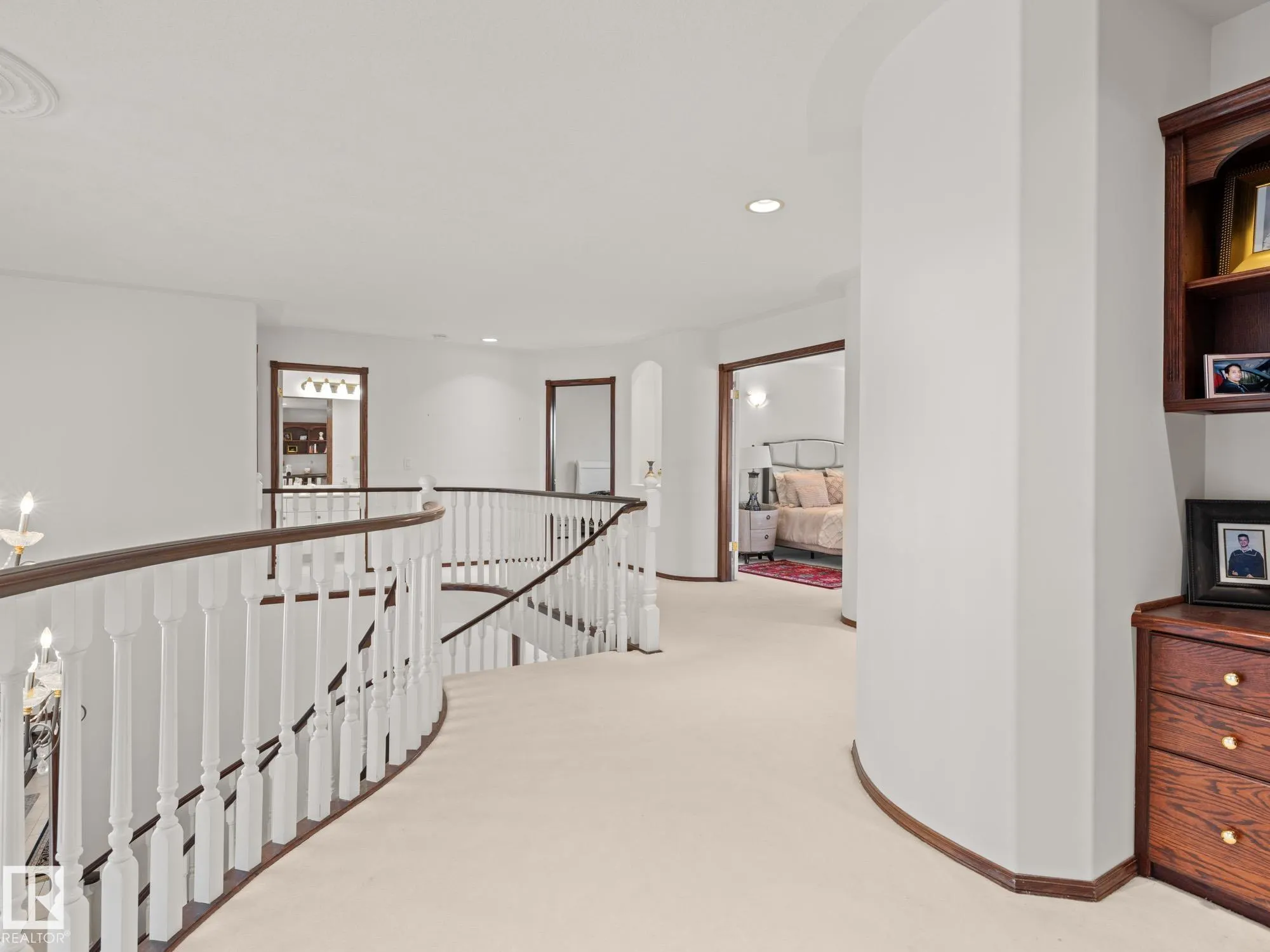 29 OAKDALE Place