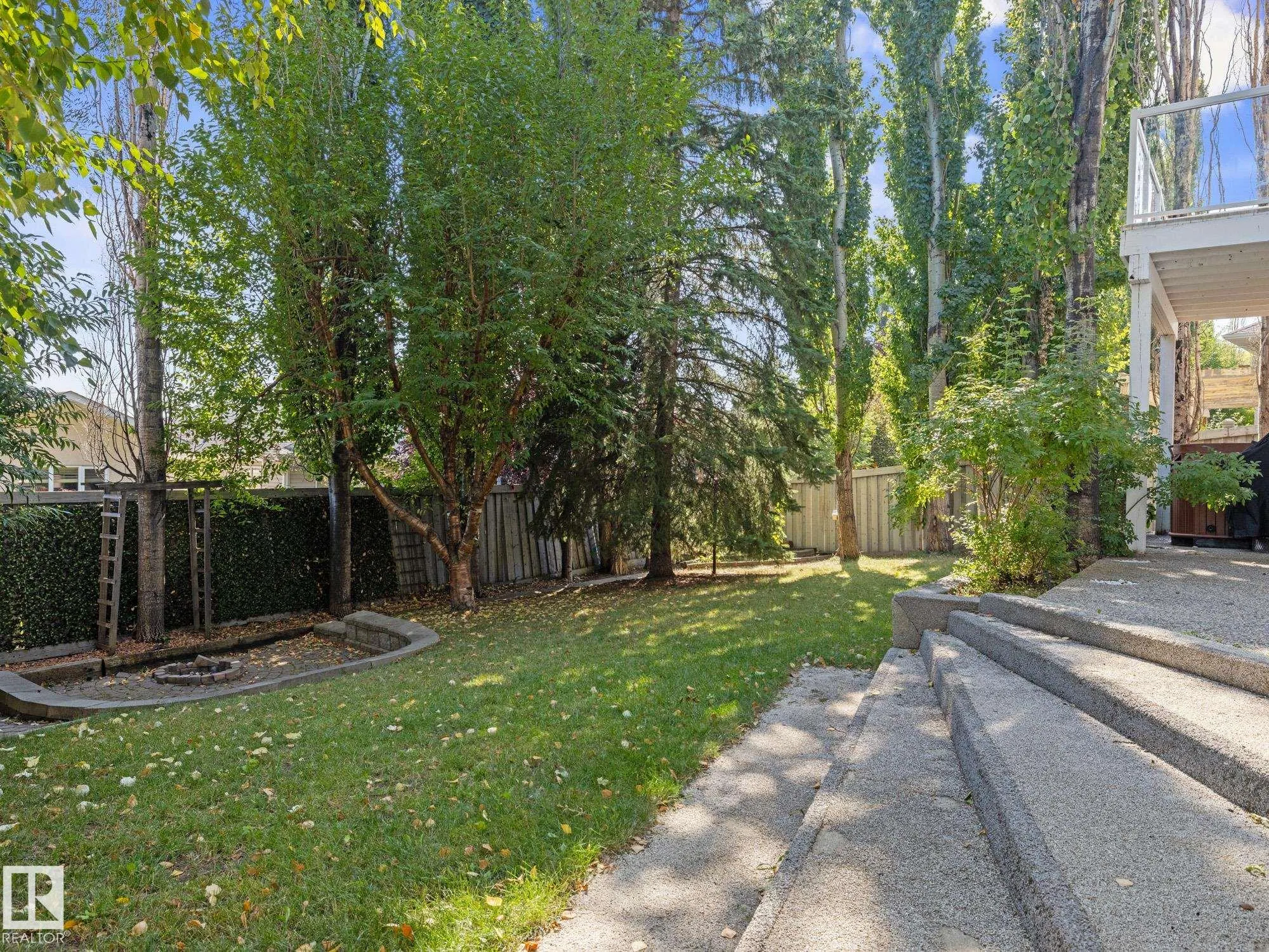 29 OAKDALE Place