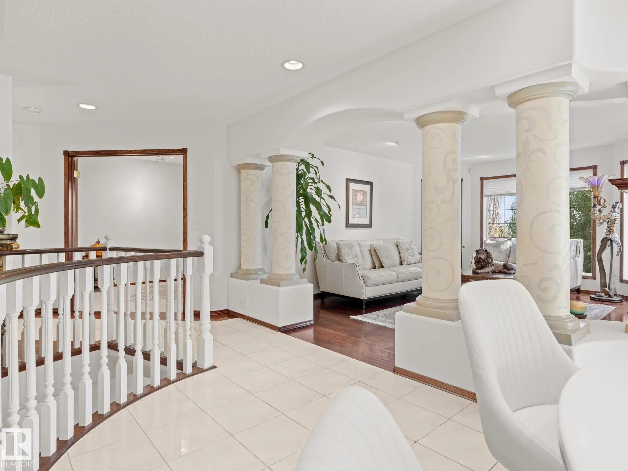 29 OAKDALE Place
