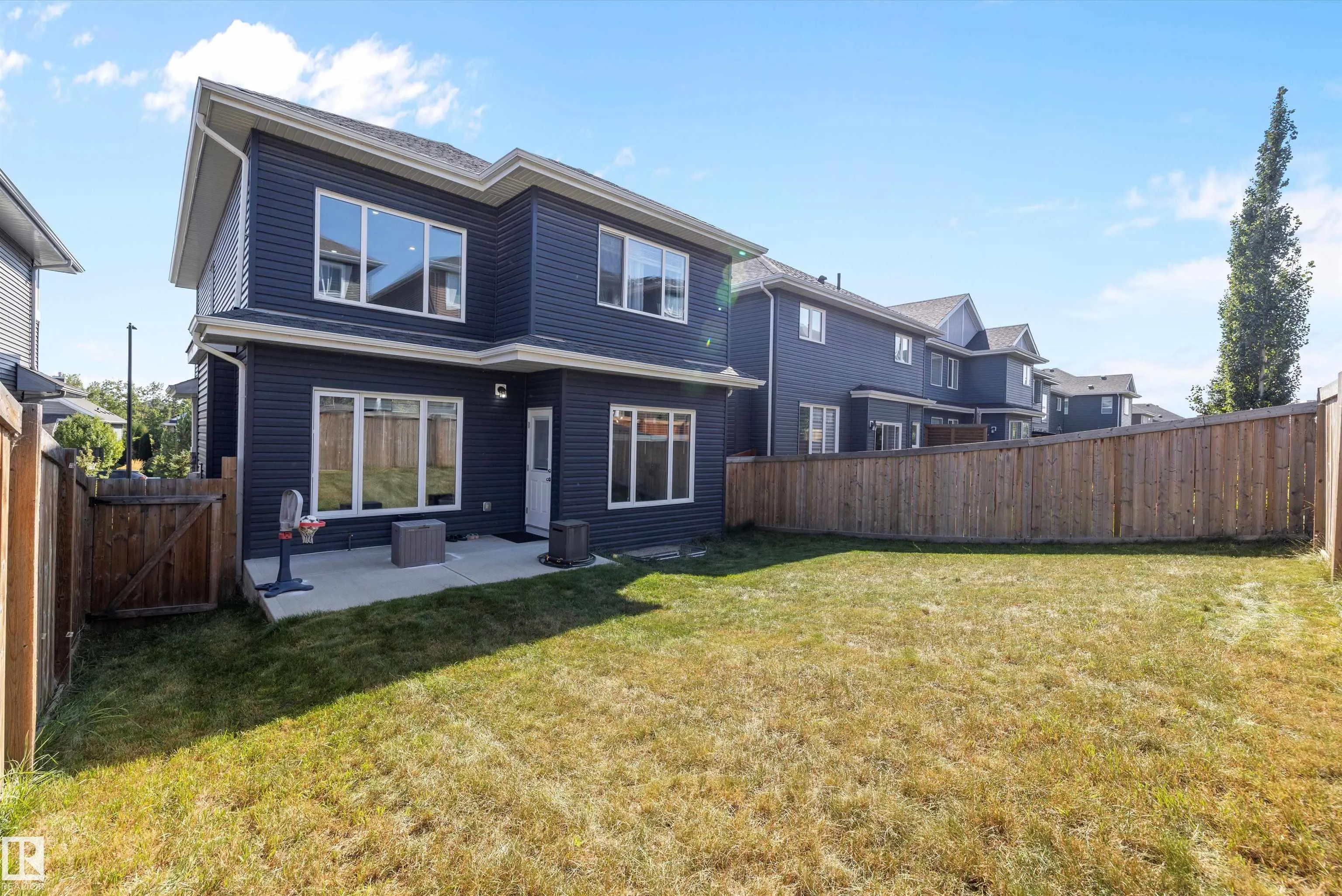 3380 CHICKADEE Drive