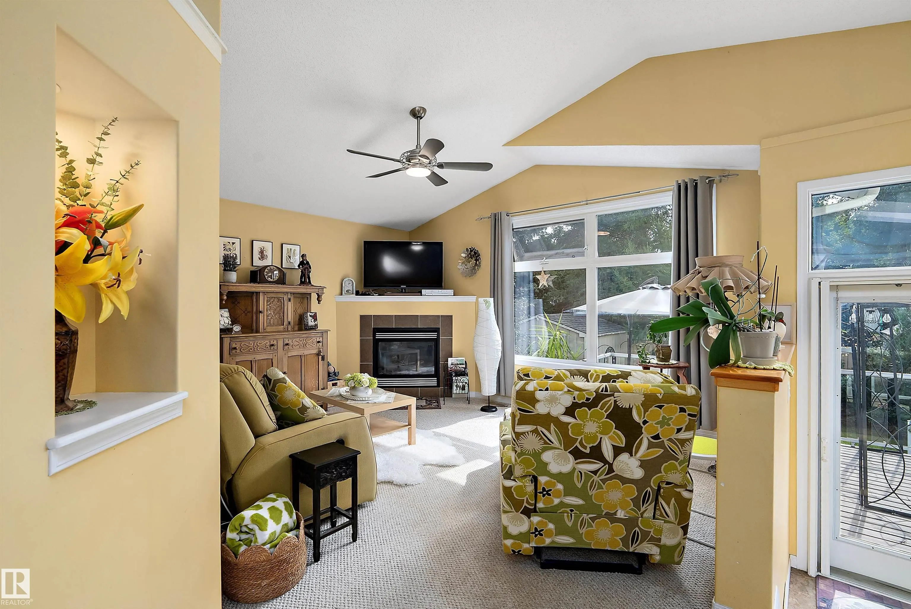 9 ASHGROVE Drive