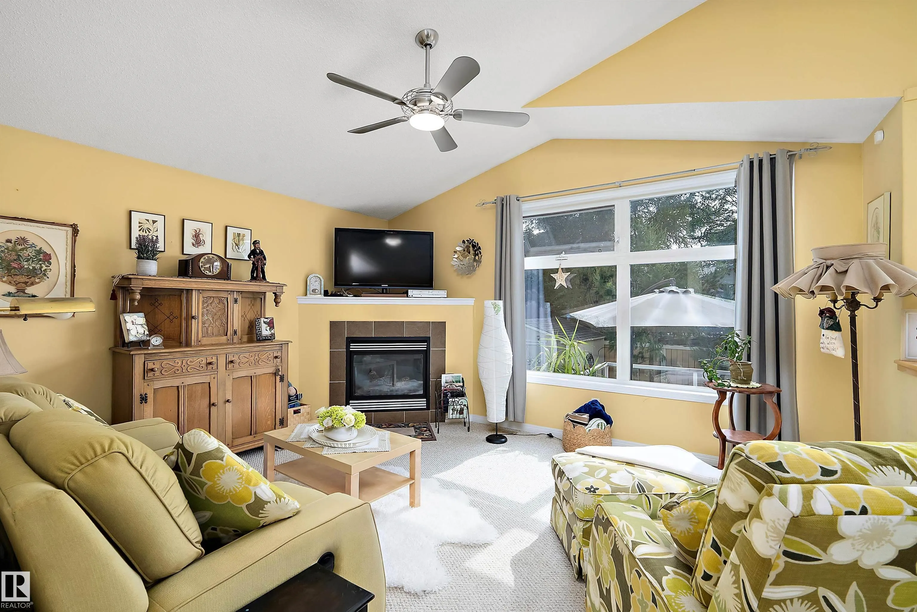 9 ASHGROVE Drive