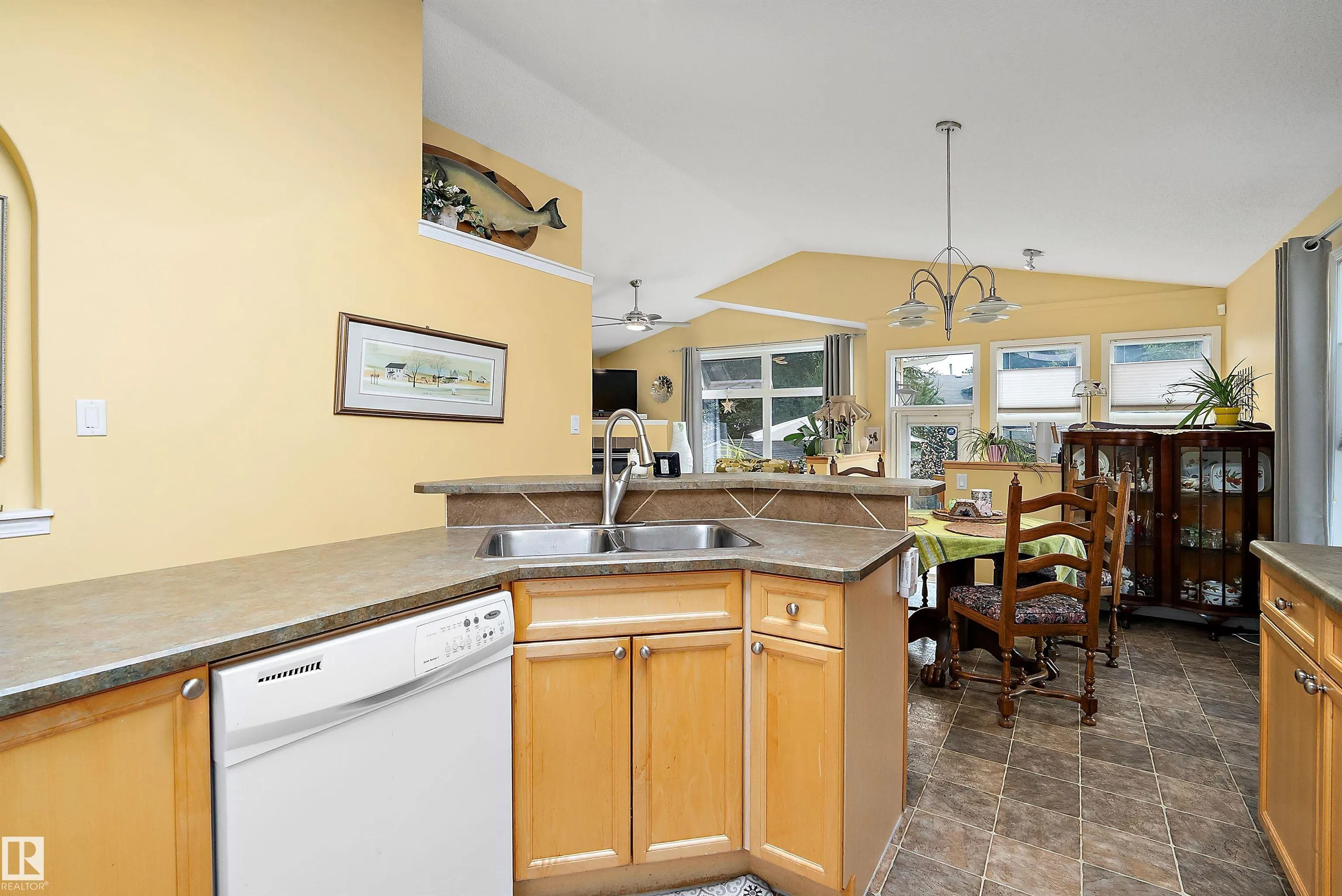 9 ASHGROVE Drive