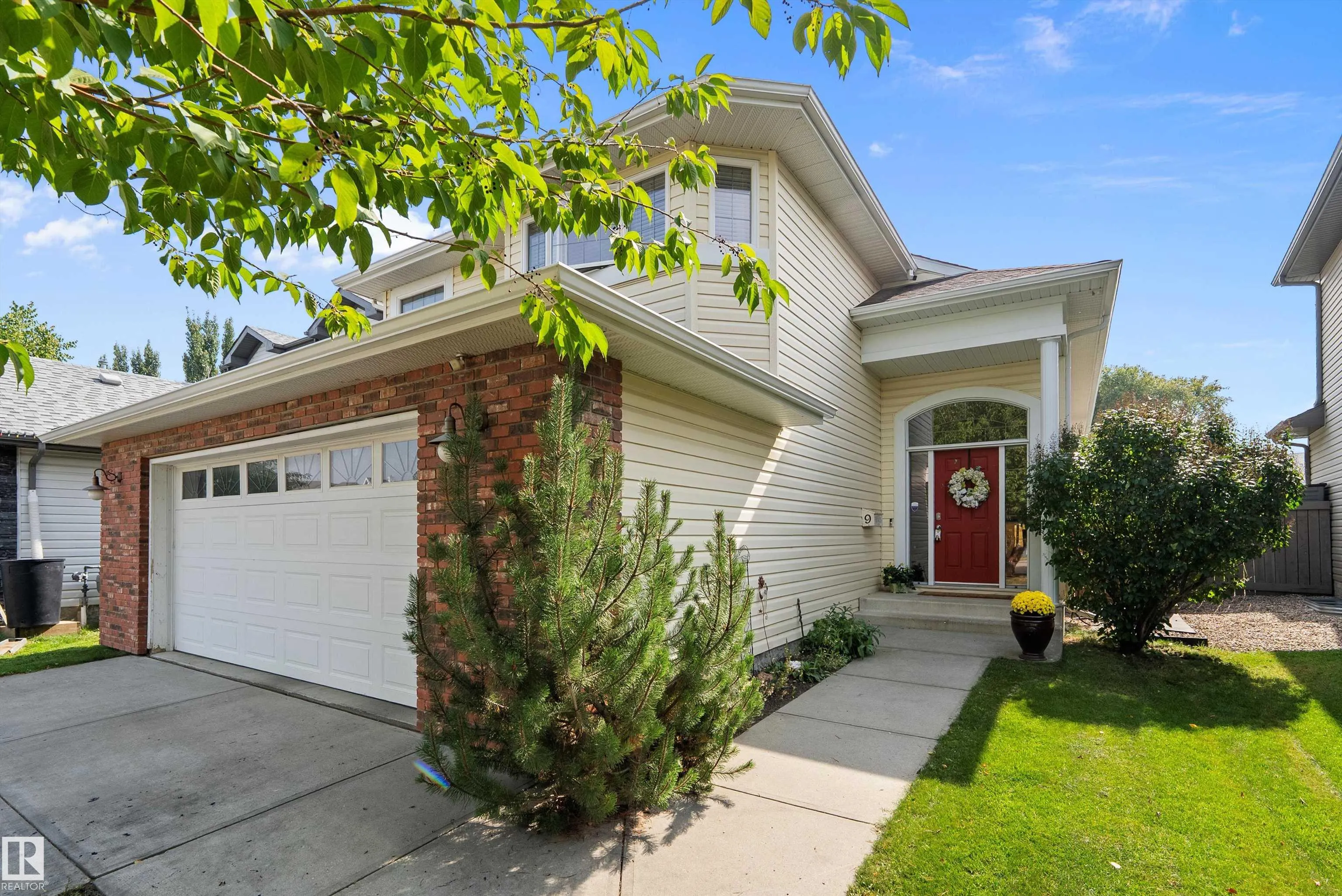 9 ASHGROVE Drive