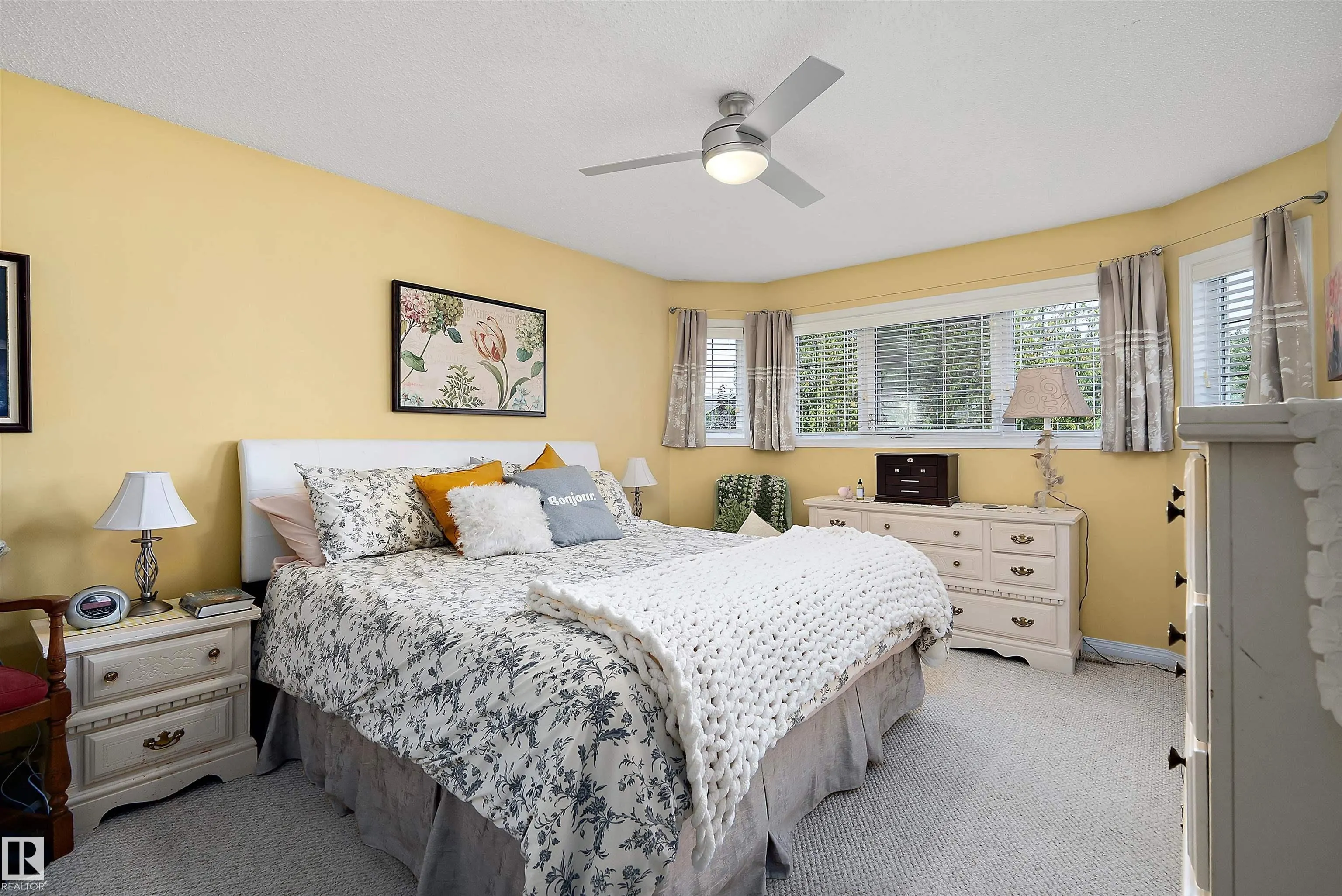 9 ASHGROVE Drive