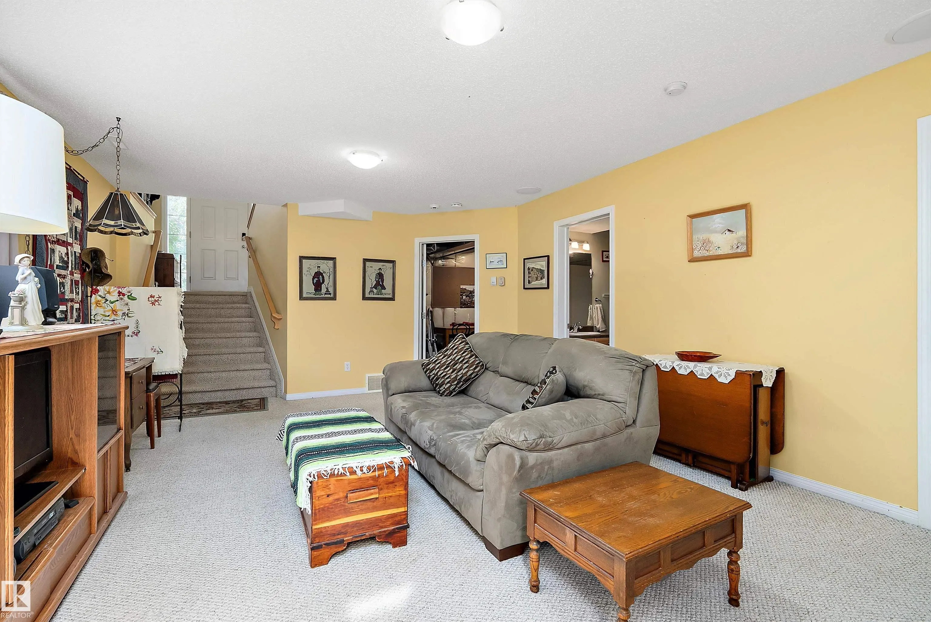 9 ASHGROVE Drive
