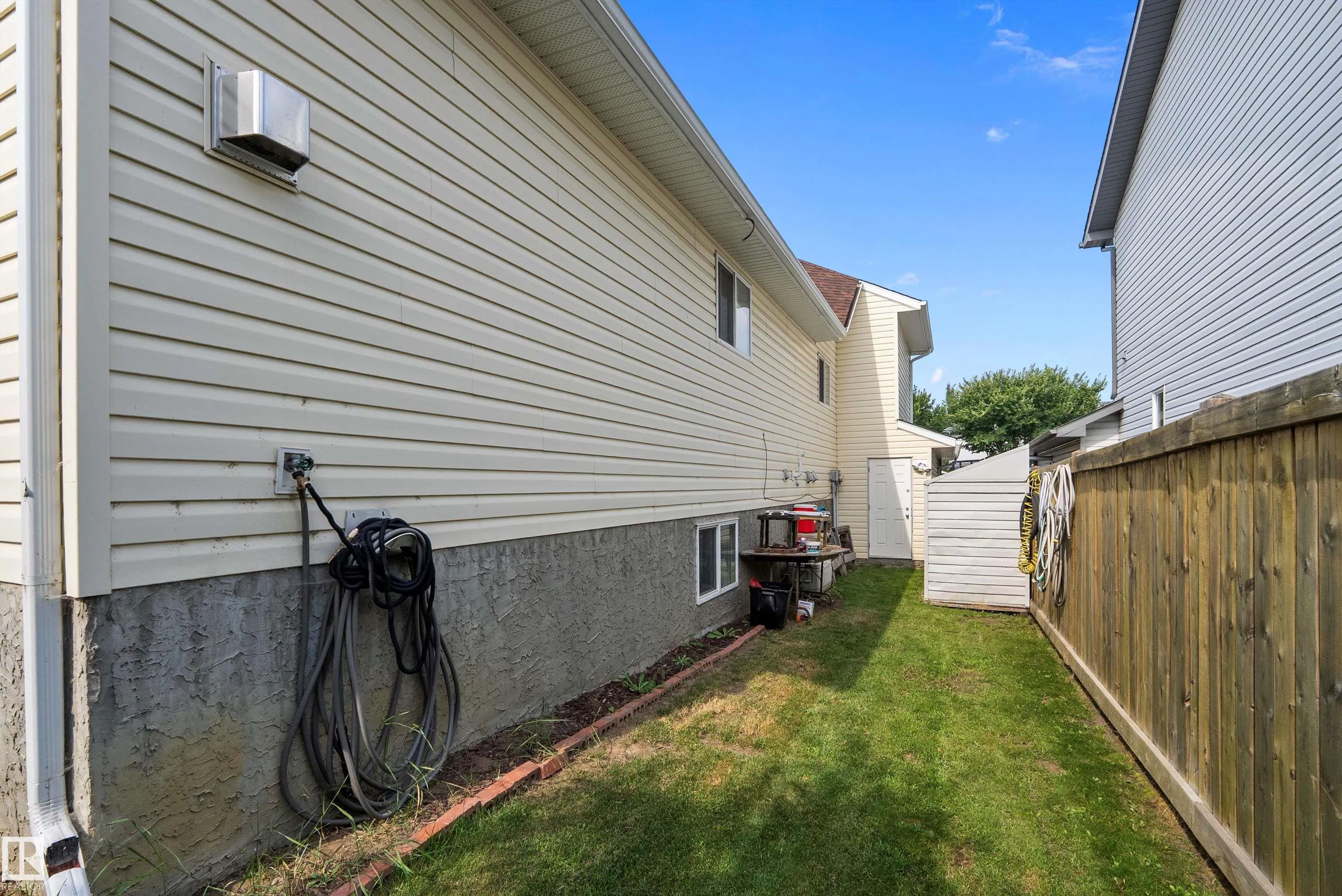 9 ASHGROVE Drive