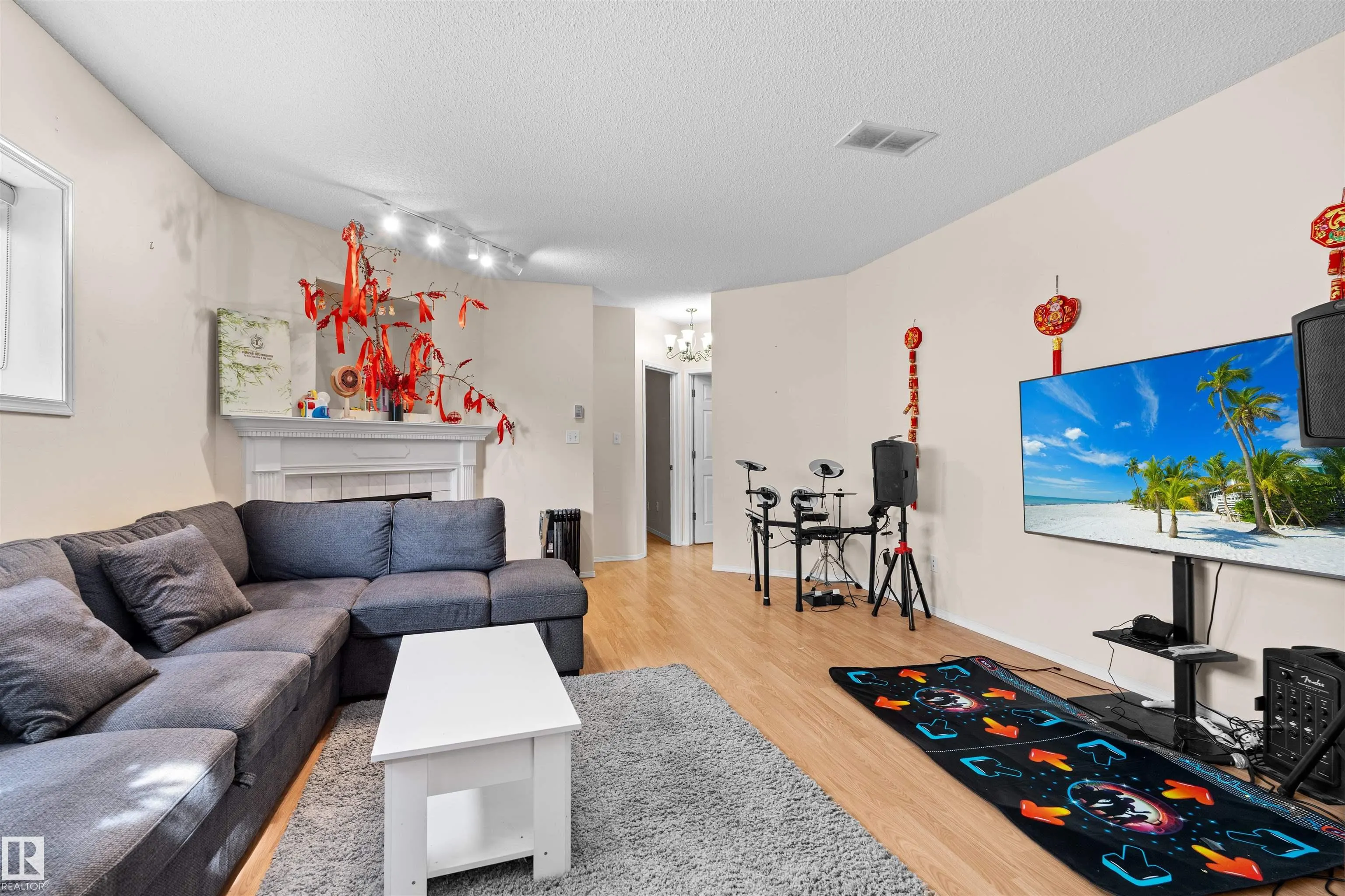 333 DECHENE Way