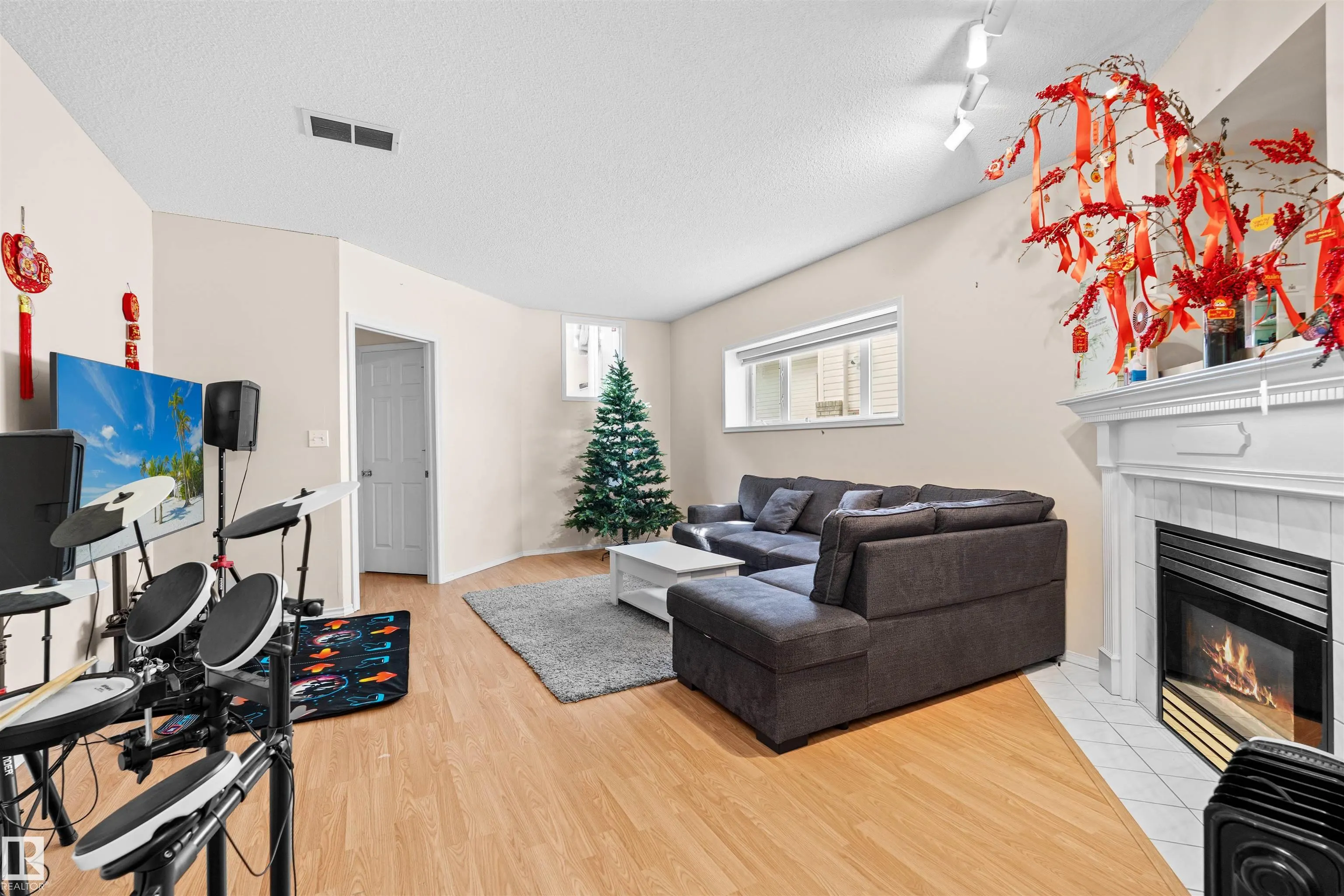333 DECHENE Way