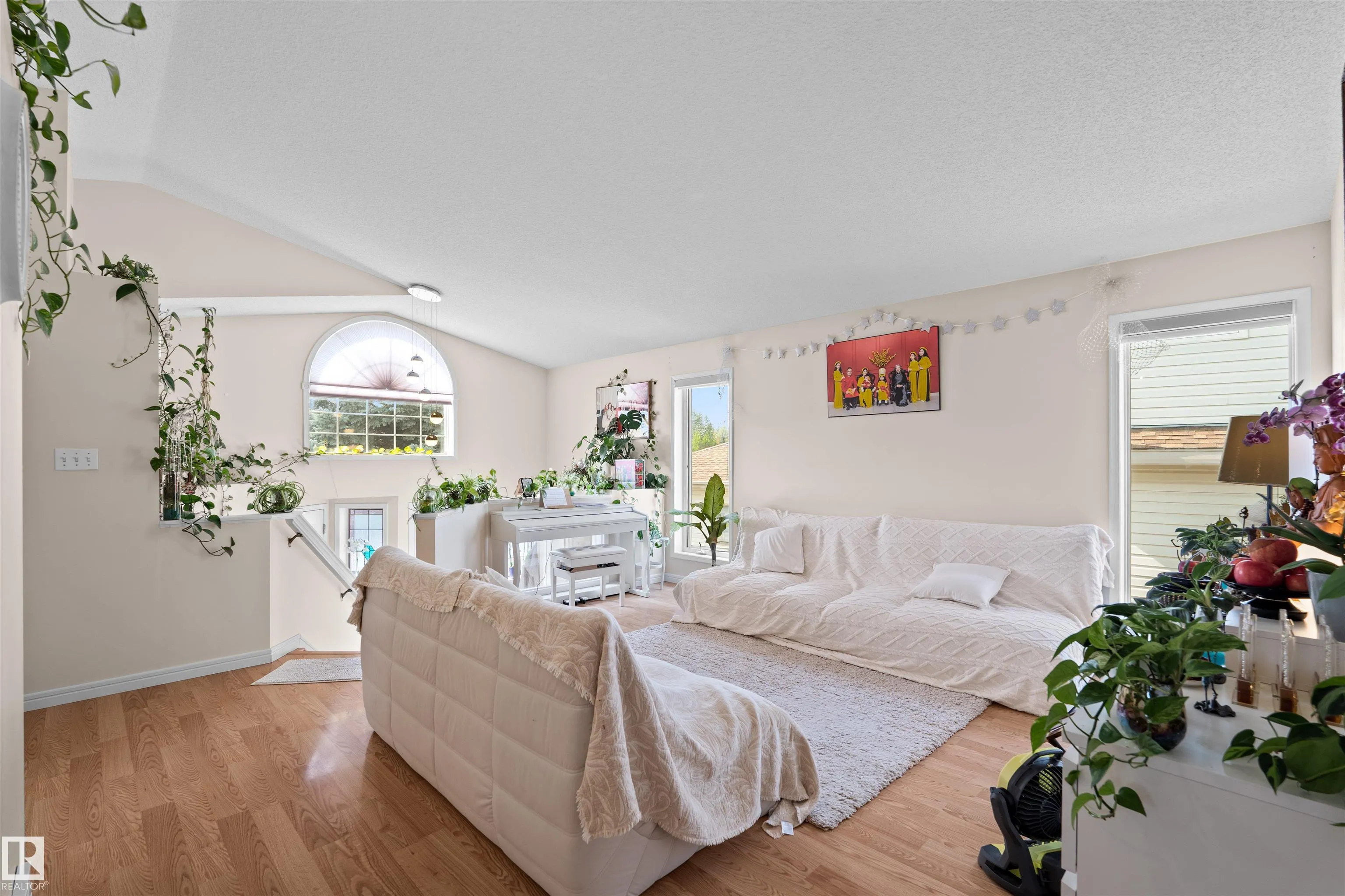 333 DECHENE Way