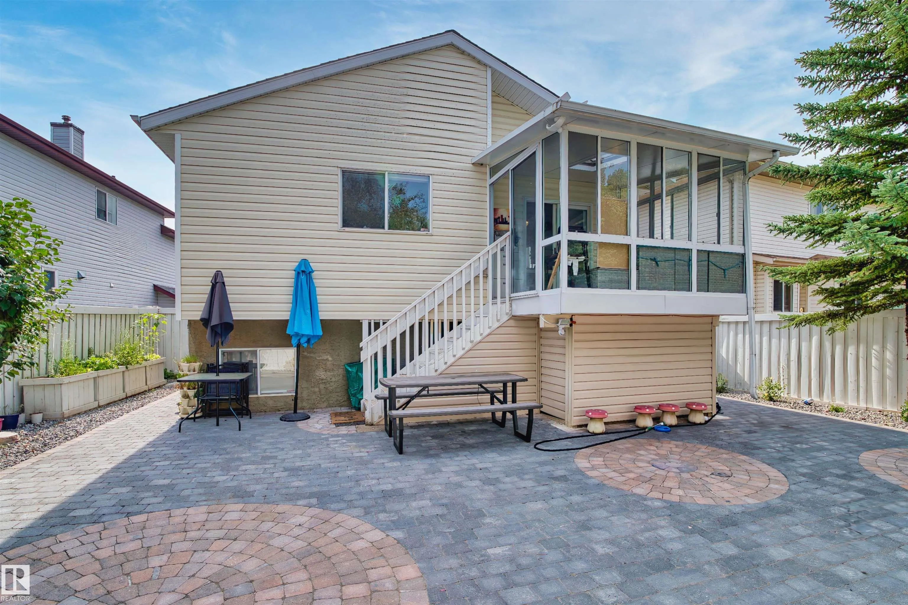 333 DECHENE Way