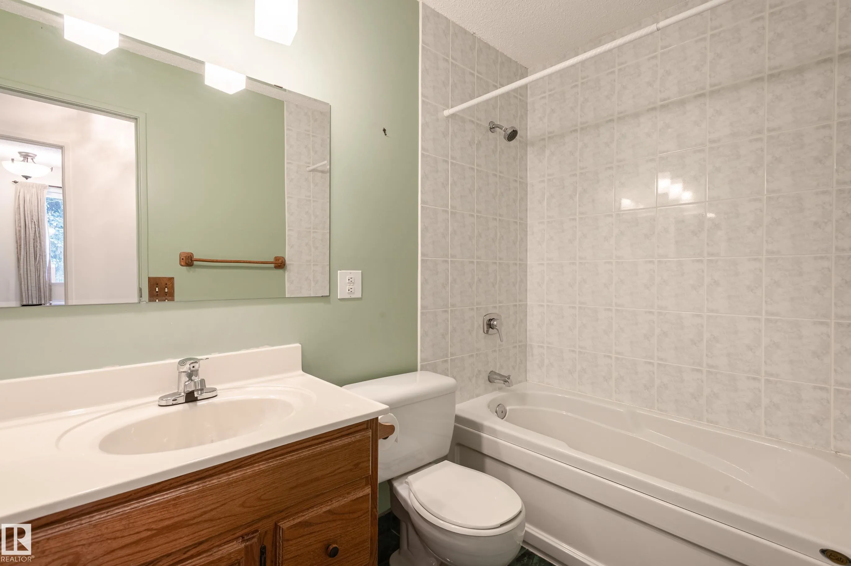 203 KINGFISHER Bay