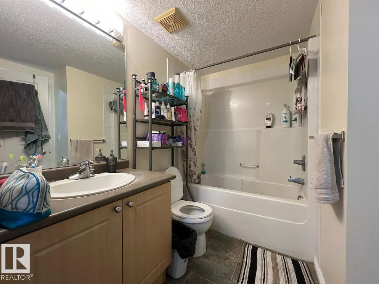 636 MCALLISTER Loop