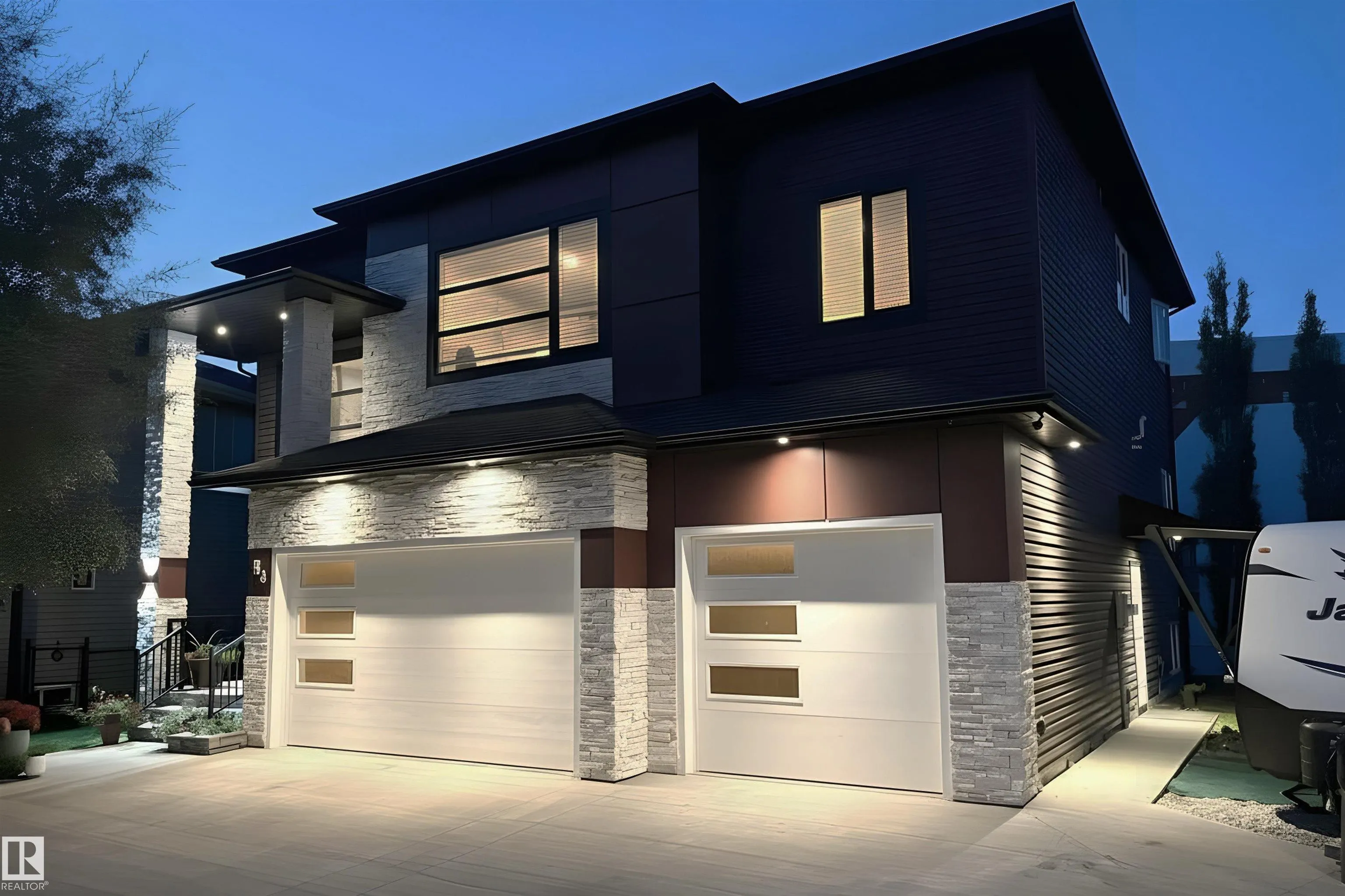 58 LAMPLIGHT Drive