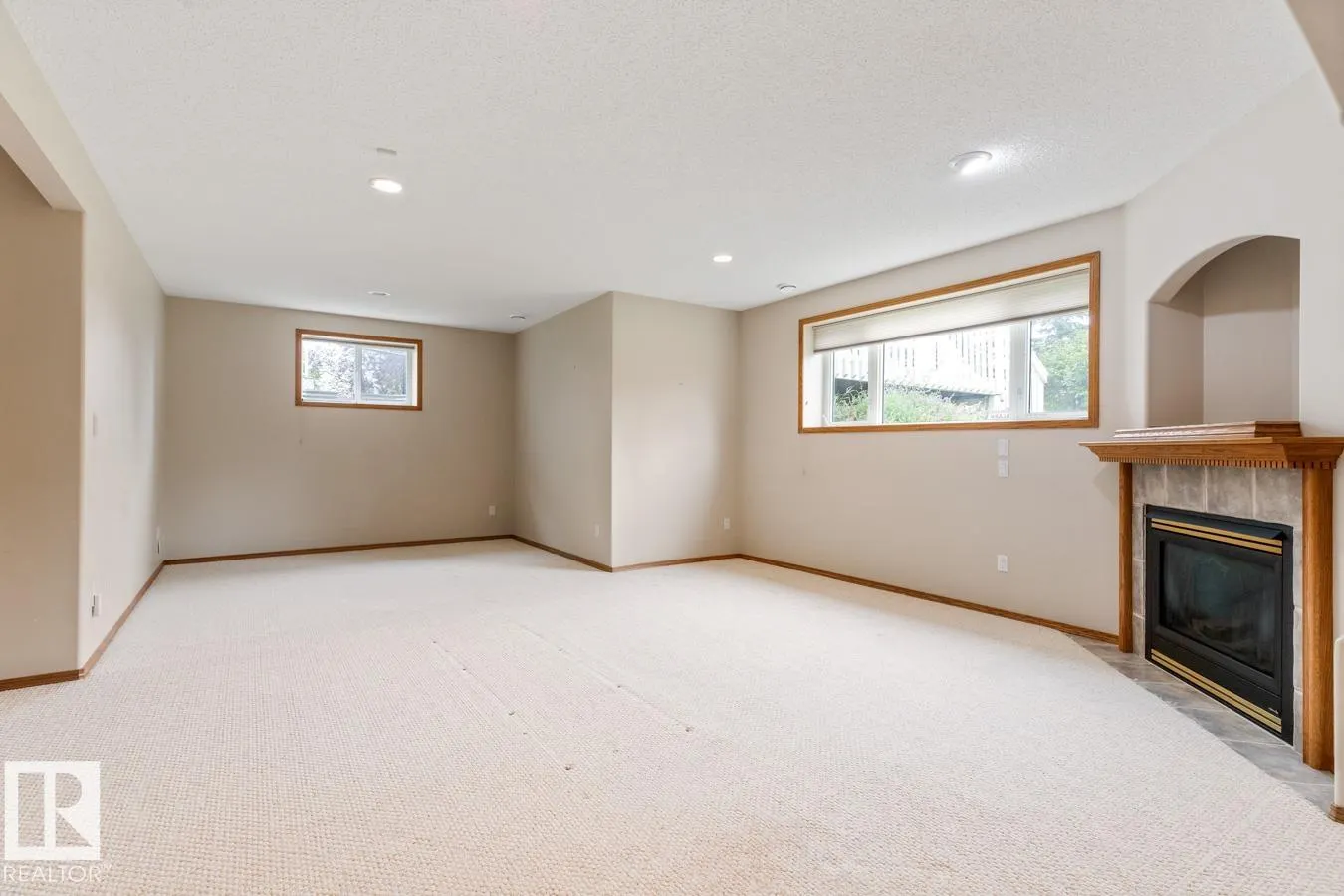 1113 HAYNES Close