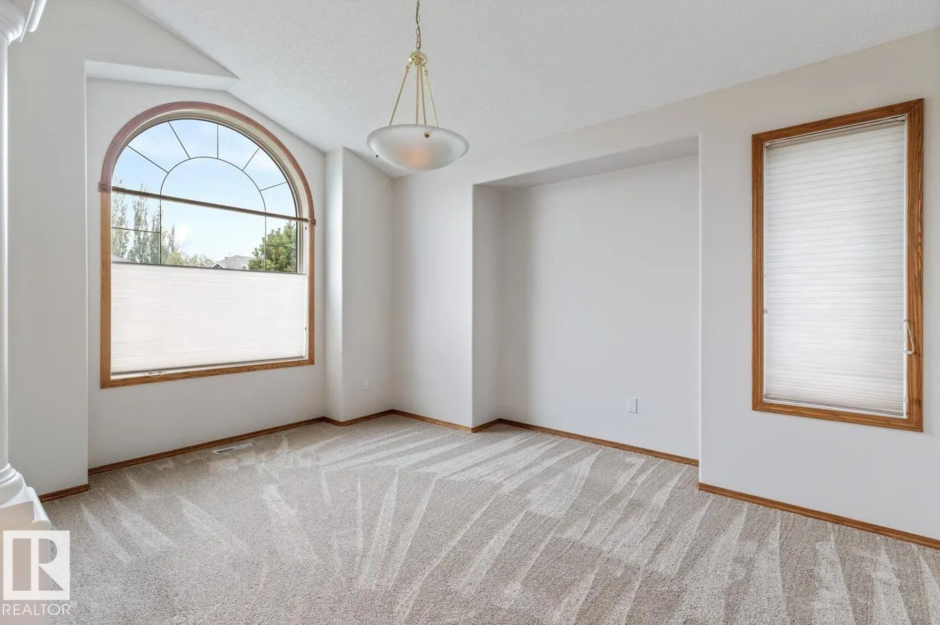 1113 HAYNES Close