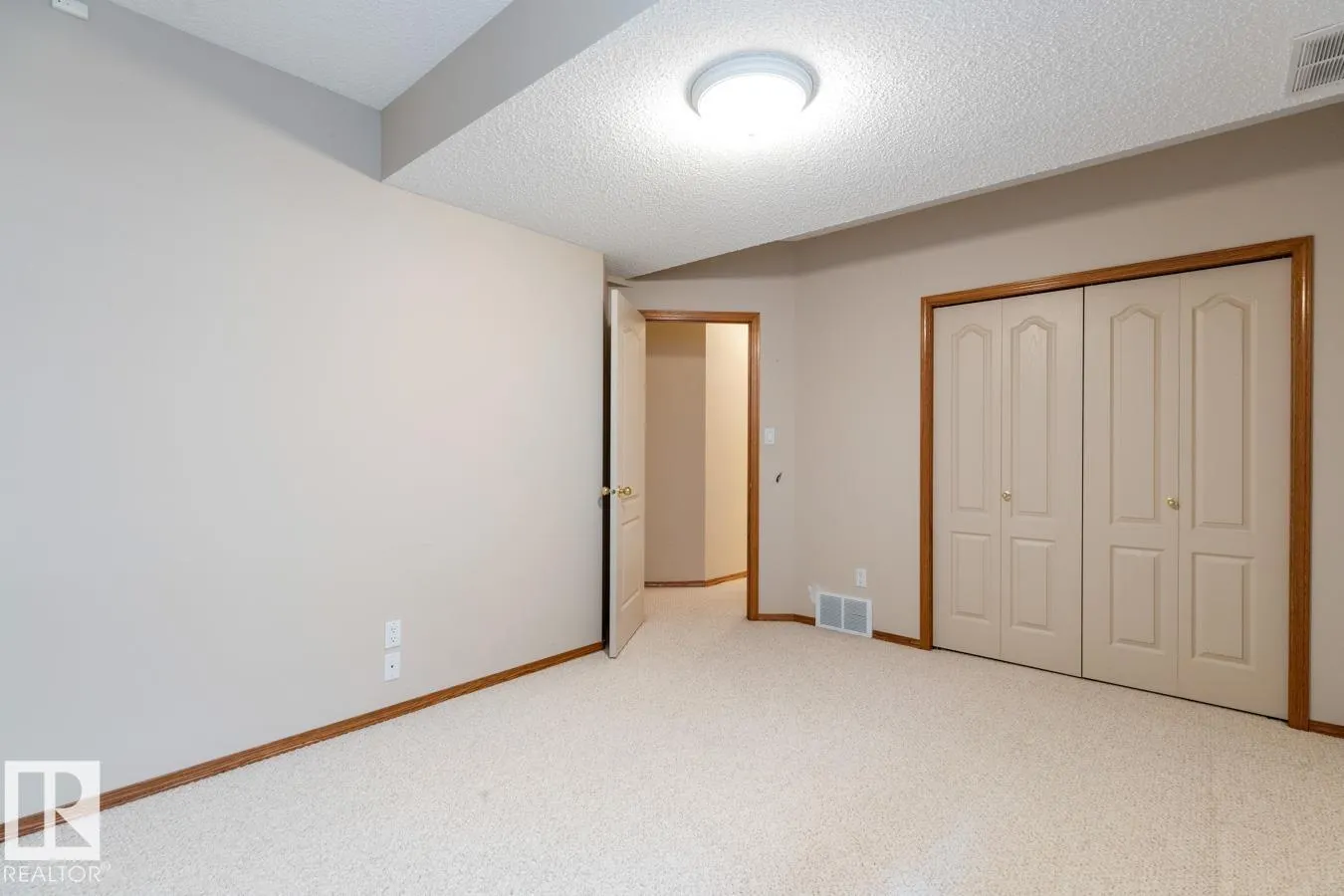 1113 HAYNES Close