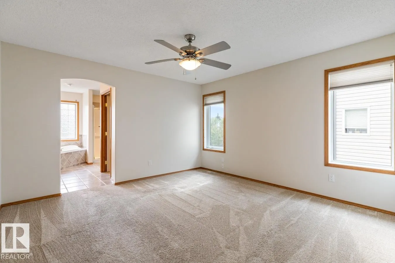 1113 HAYNES Close