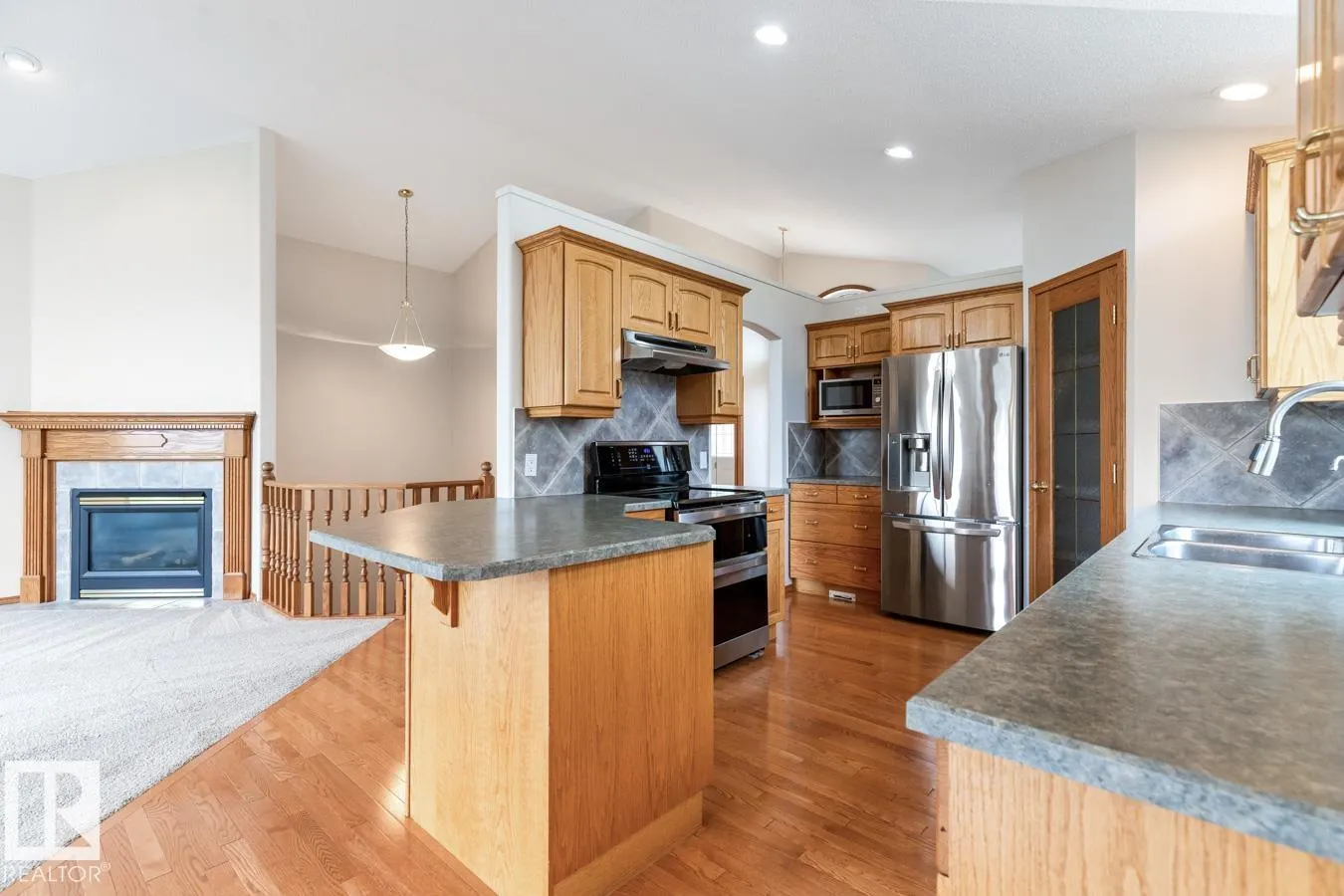 1113 HAYNES Close
