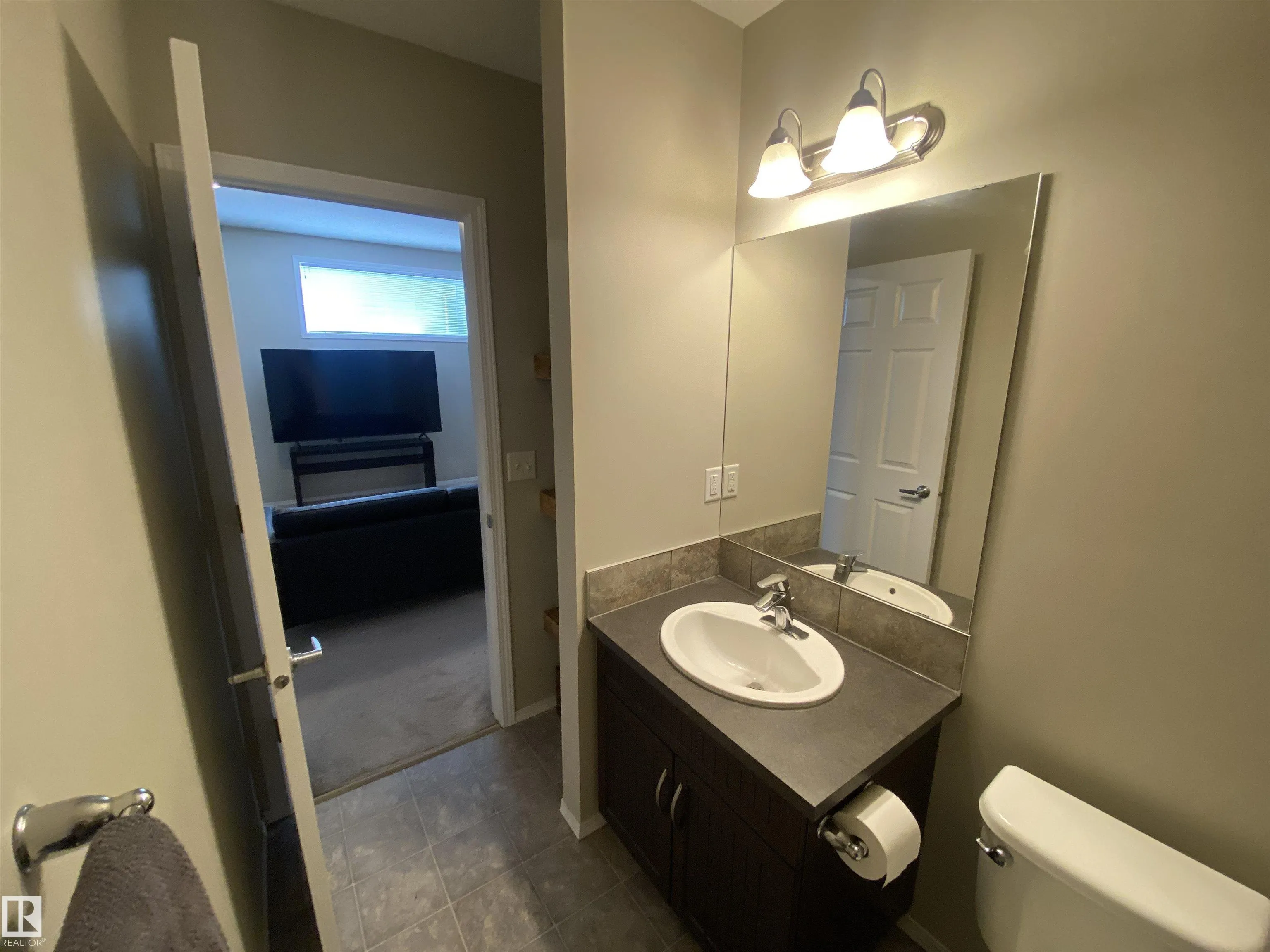 142 Selkirk Place