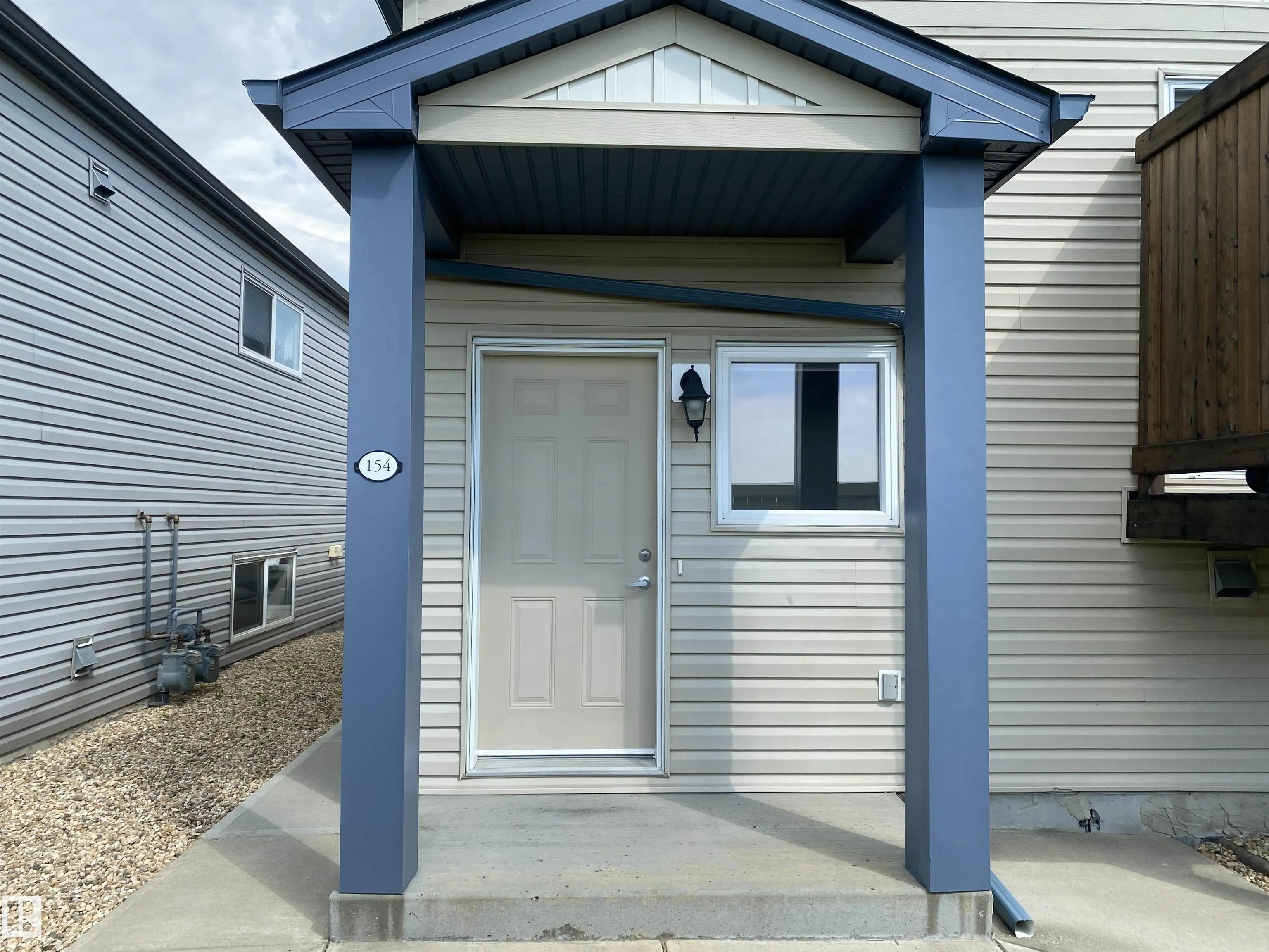 142 Selkirk Place