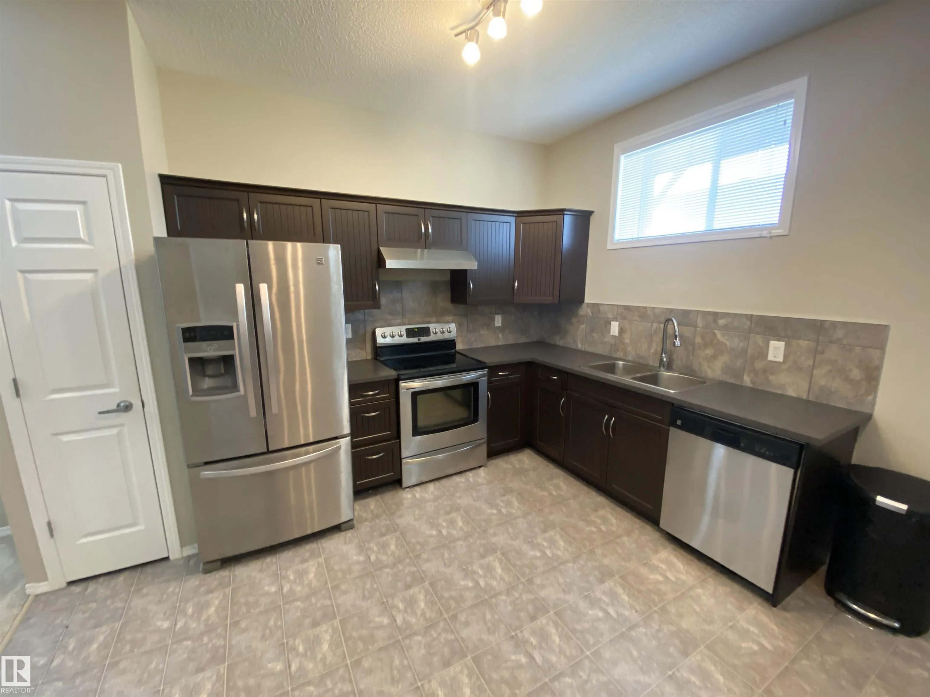142 Selkirk Place