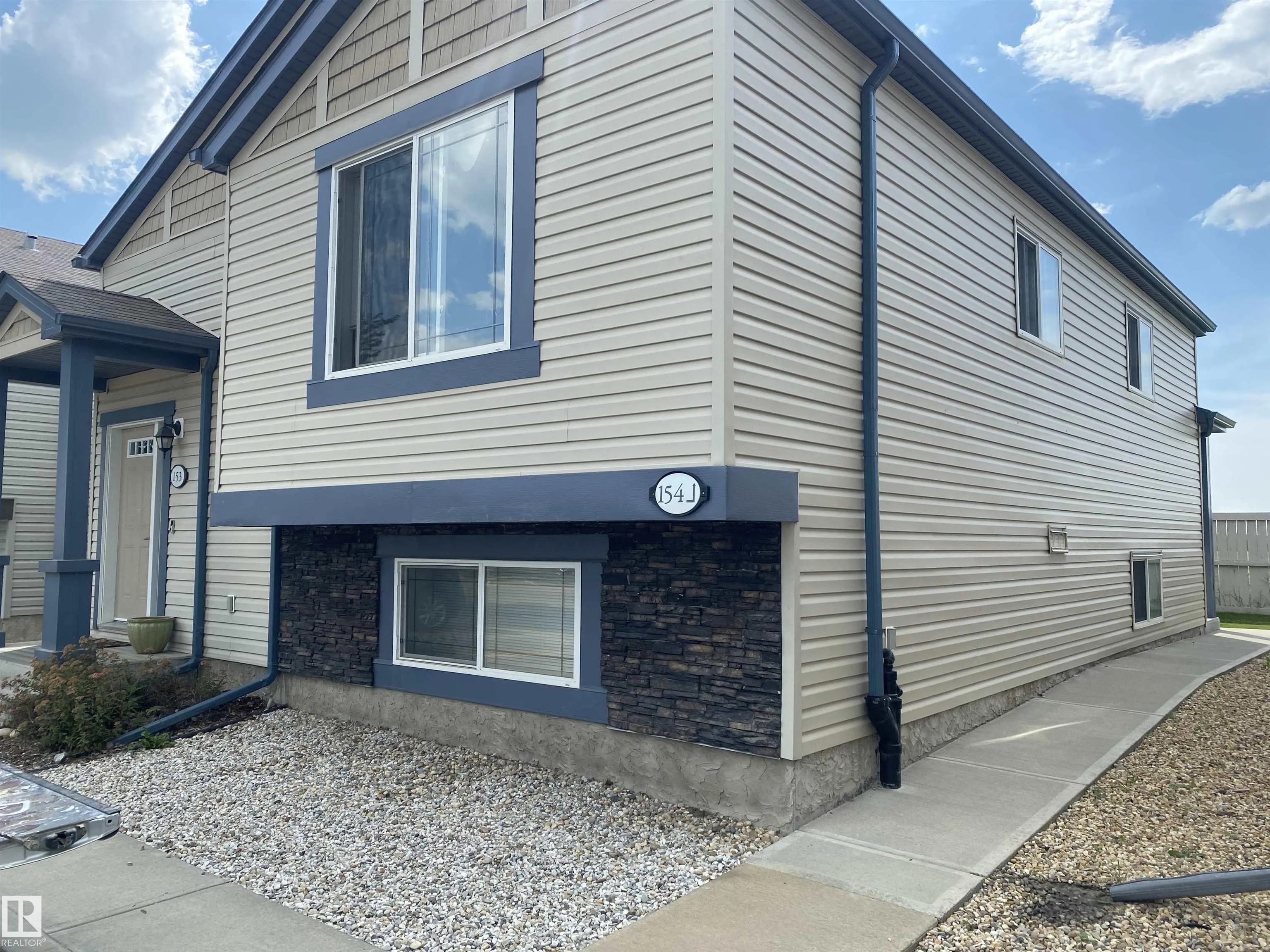 142 Selkirk Place