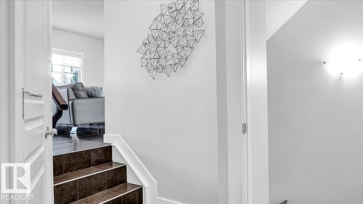 4058 CROWSNEST Crescent