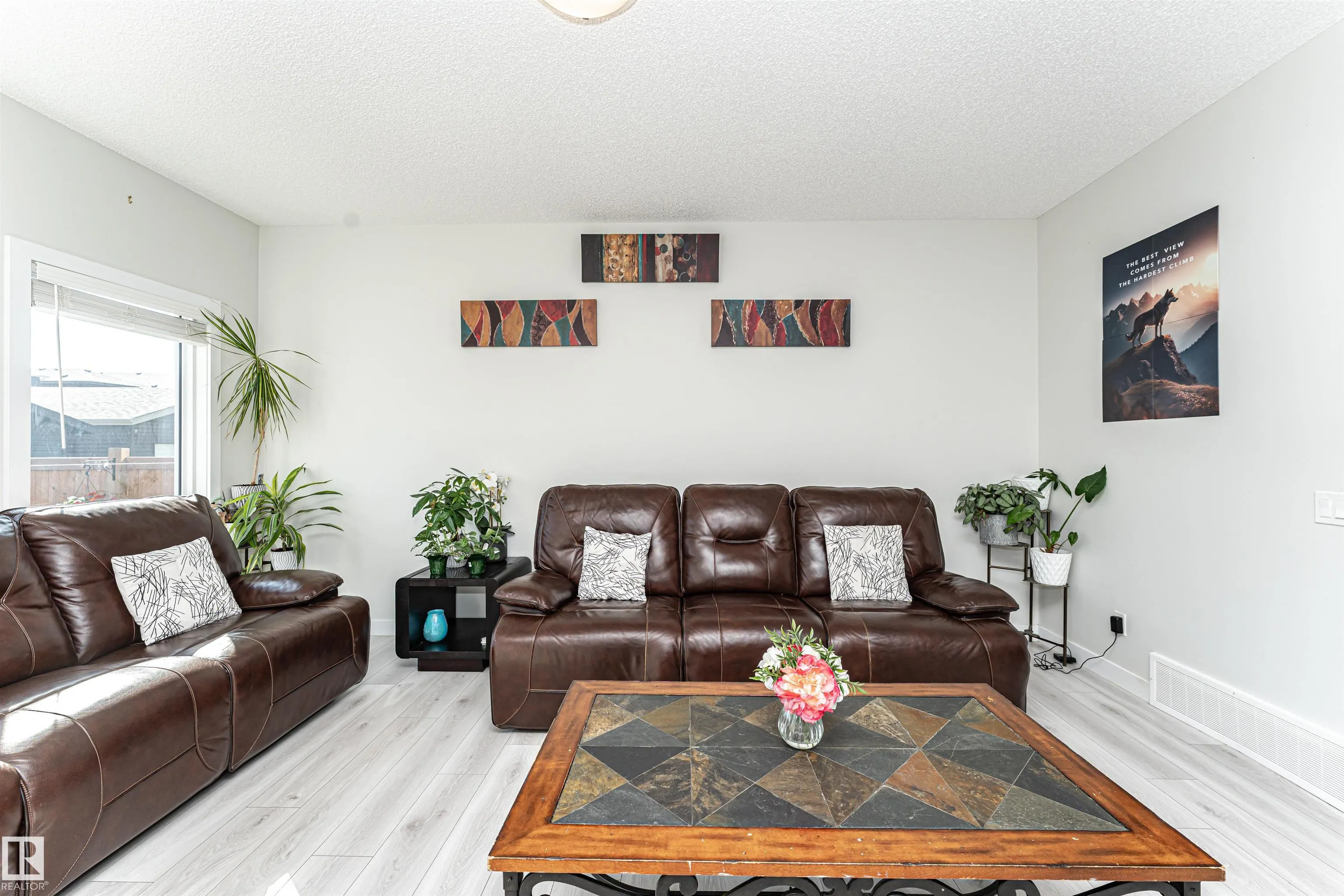 636 ORCHARDS Boulevard