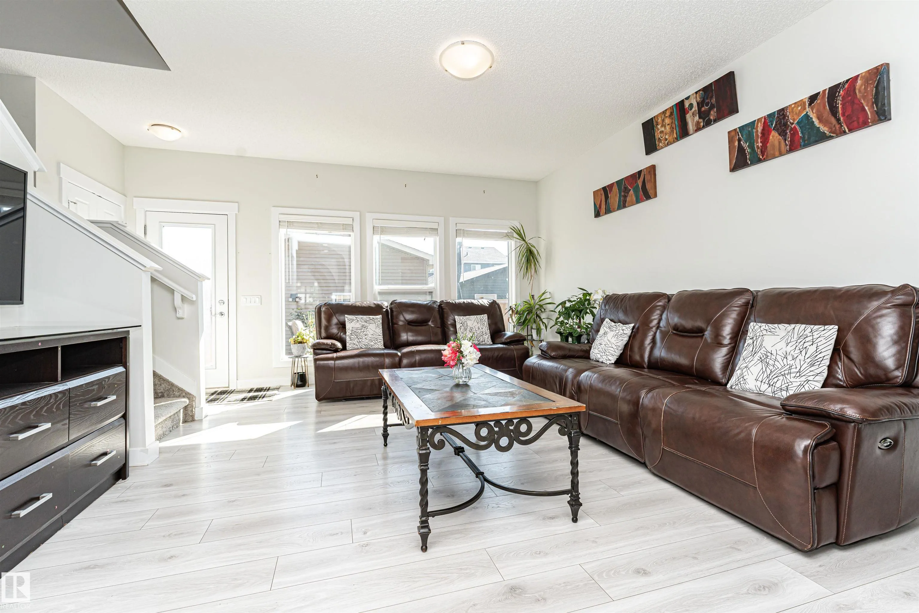 636 ORCHARDS Boulevard