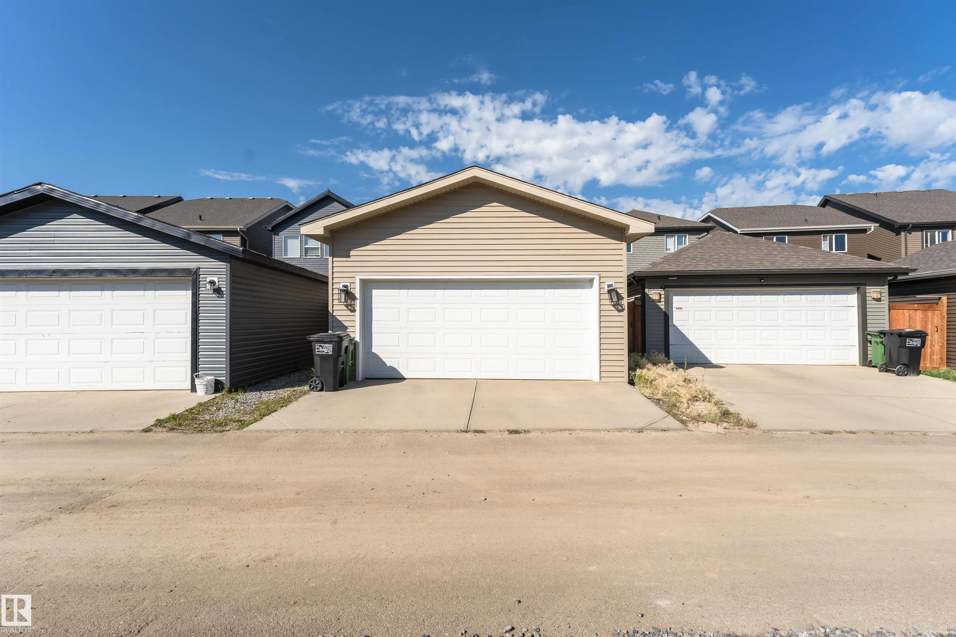 636 ORCHARDS Boulevard