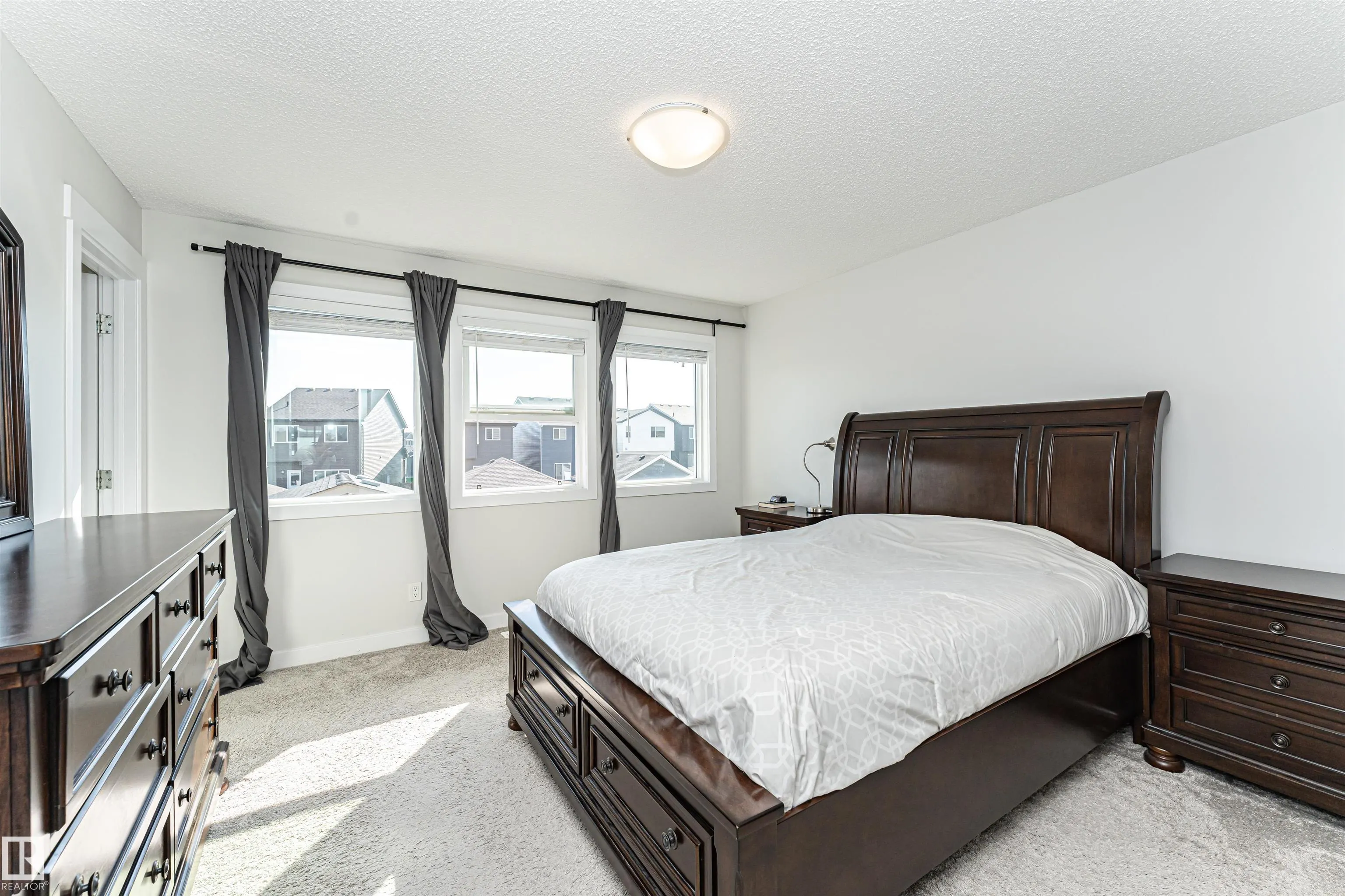 636 ORCHARDS Boulevard