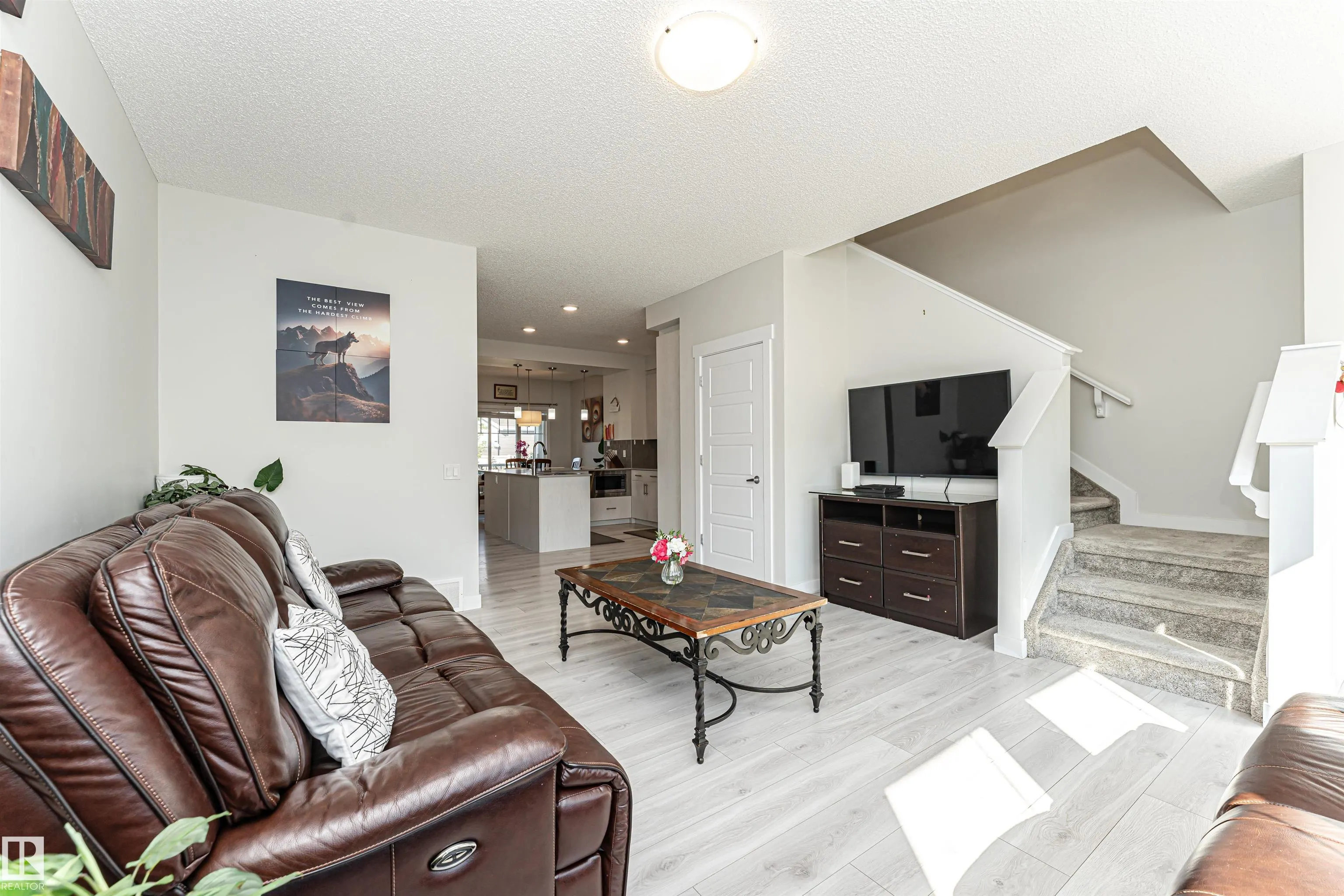 636 ORCHARDS Boulevard