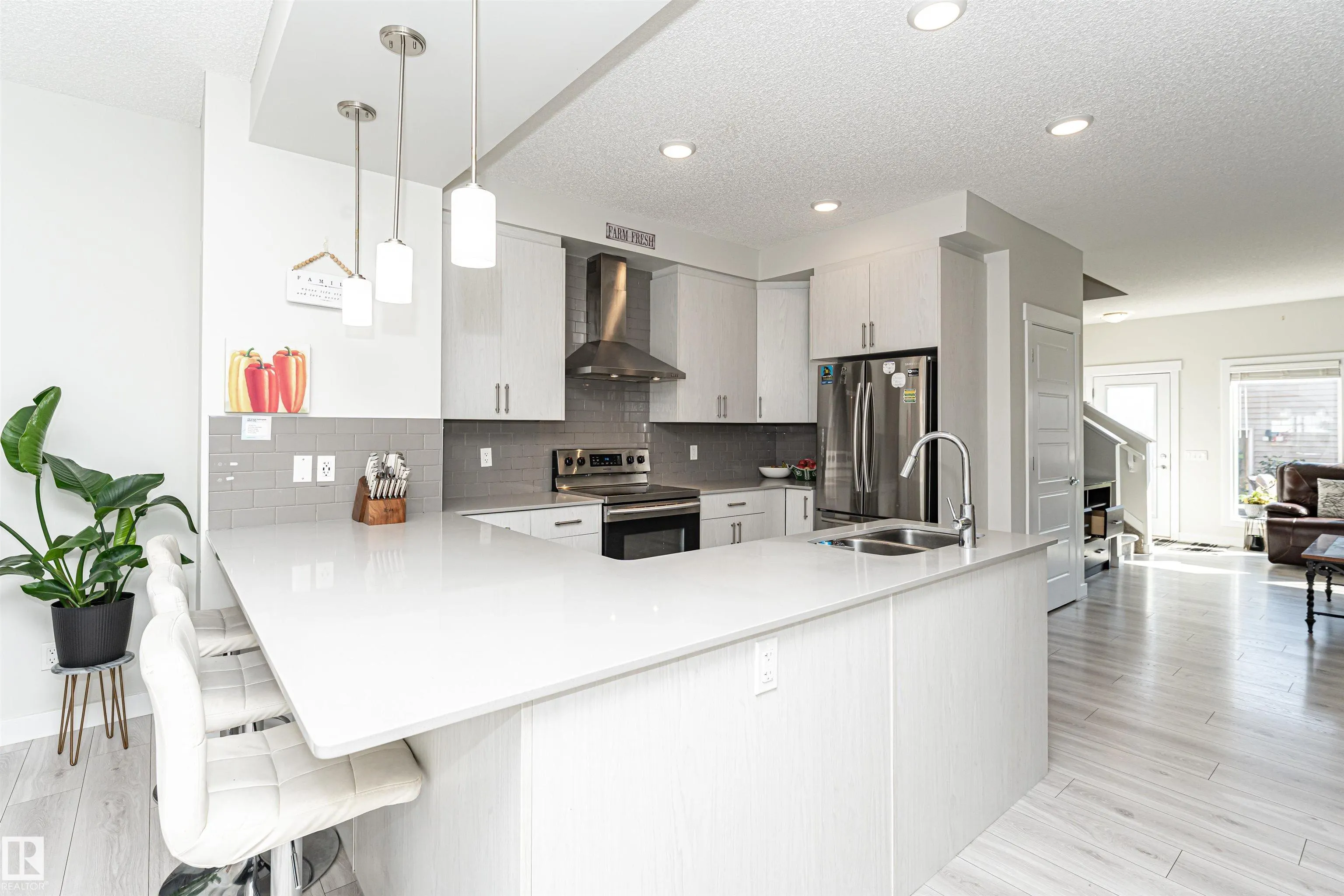 636 ORCHARDS Boulevard