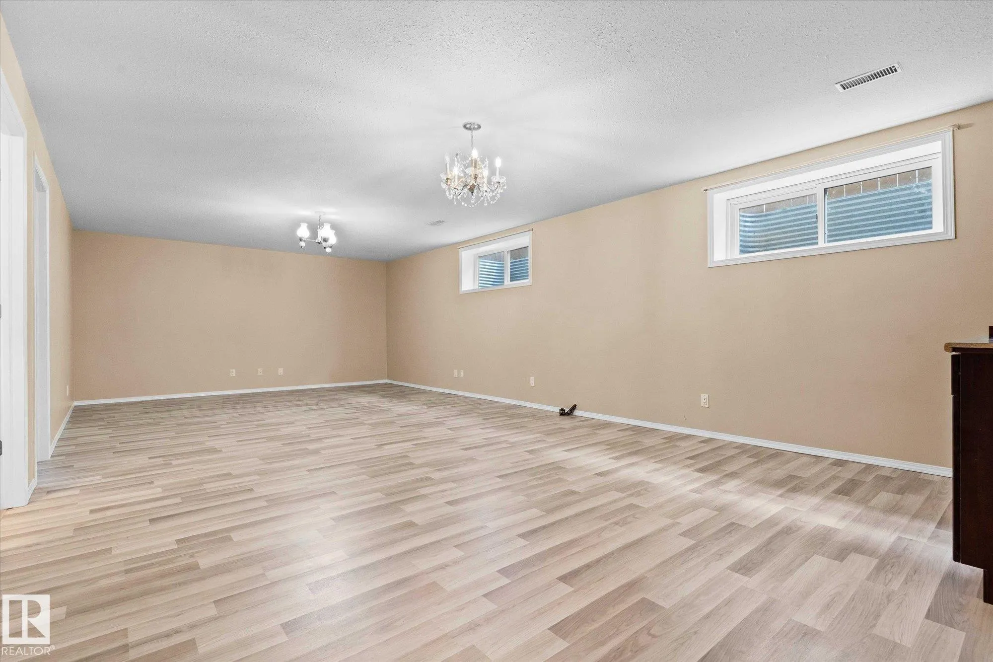 7 EGERLAND Place